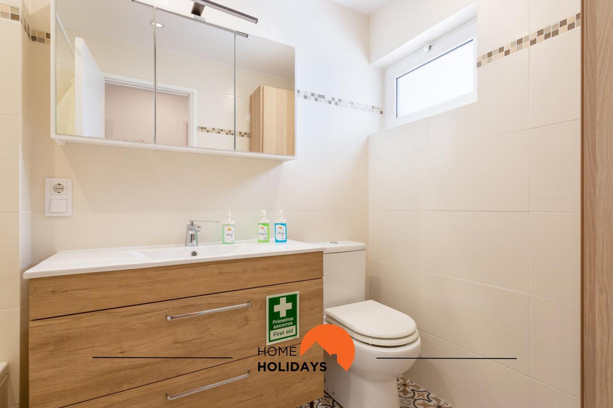 #165 Liberdade 105 By Holidays Apartment *