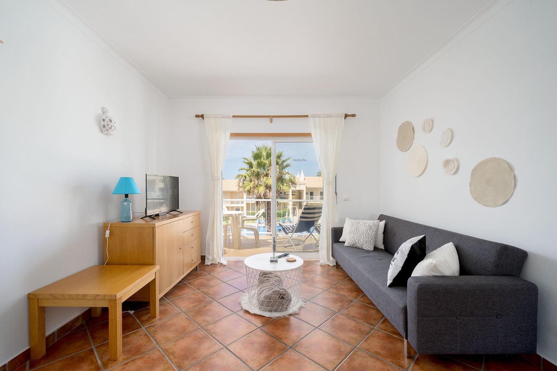 Palm Tree With Pool By Homing Albufeira