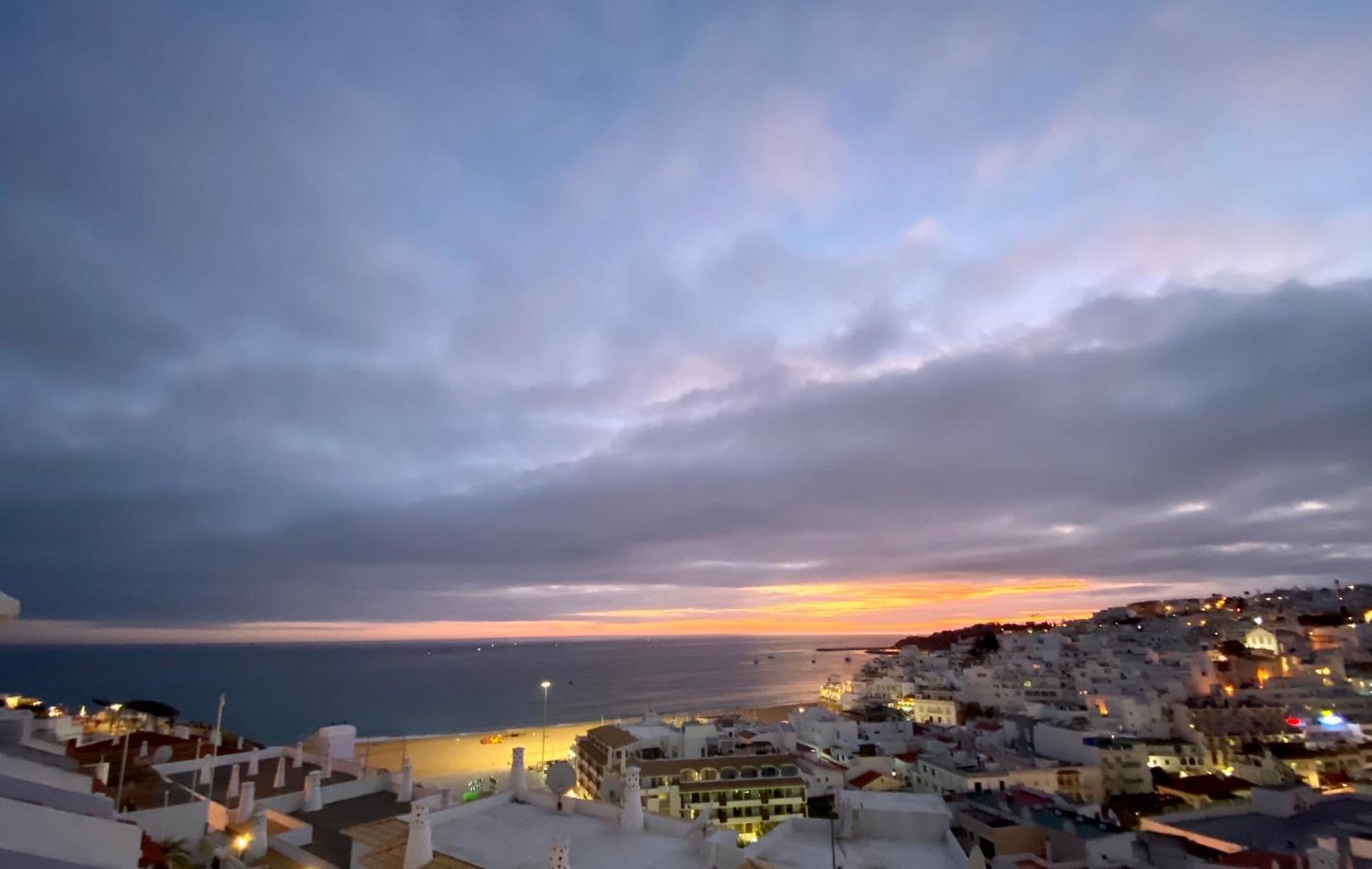 Fantastic View Over The Sea Apartment