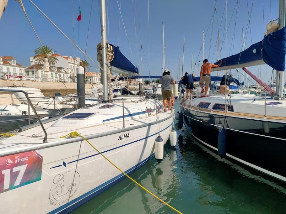 Botel Alma *