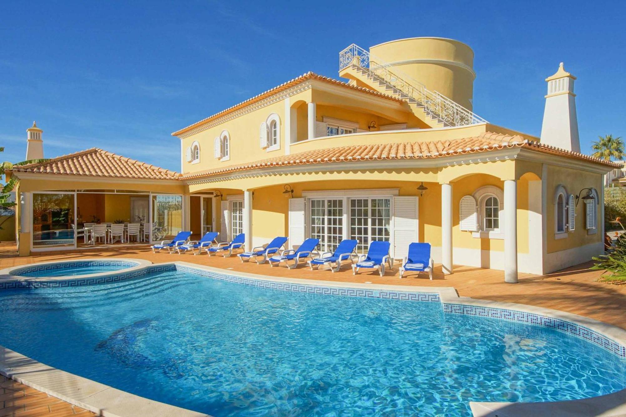 Lisianto Villa *