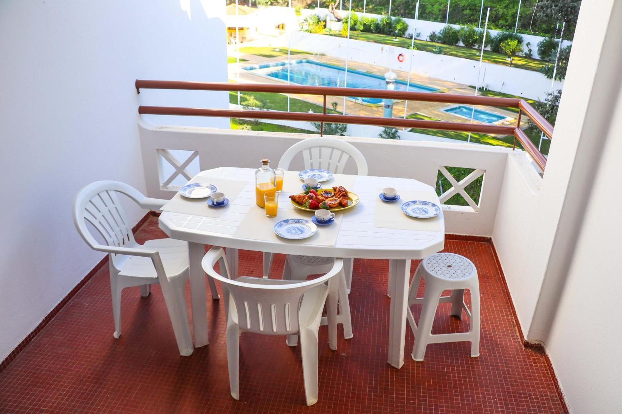 Stunning Swimming Pool * Albufeira
