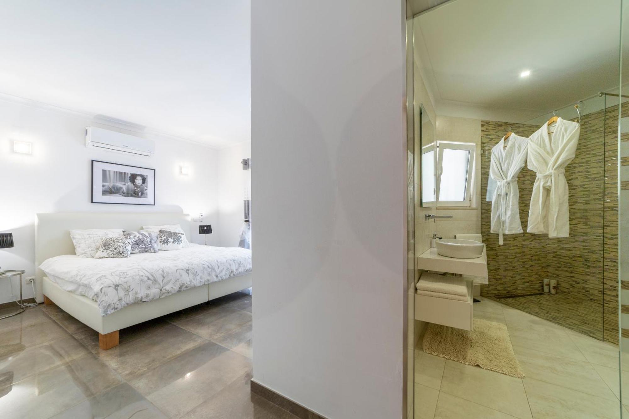Stunning 4-bedroom With Pool - Perfect For Families Albufeira
