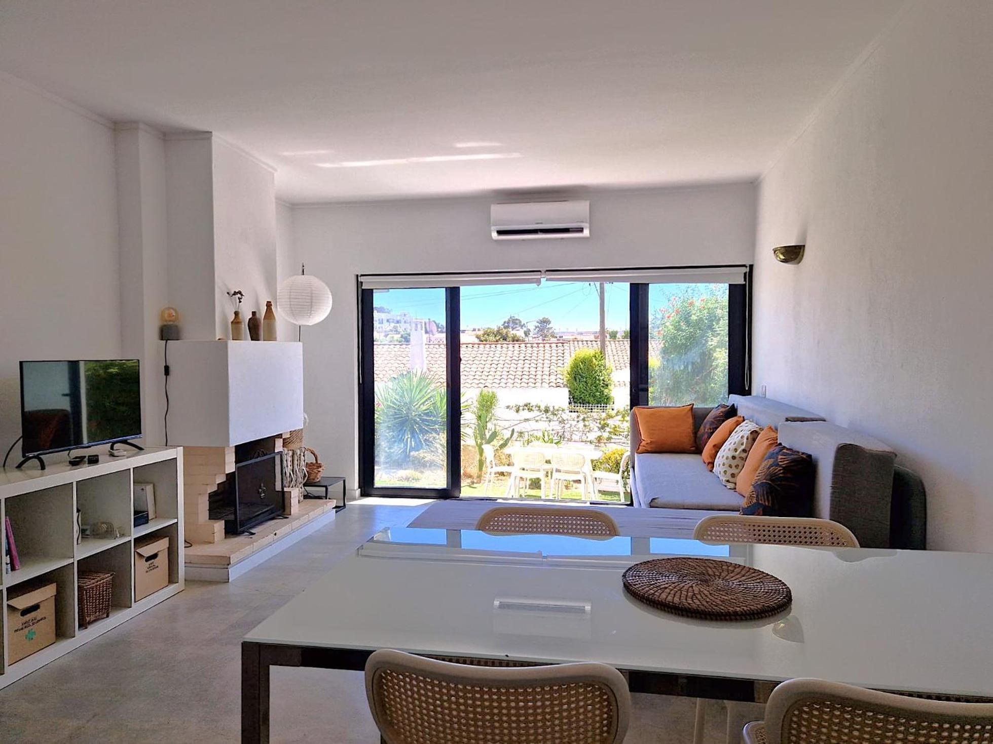 Apartment Airy 3br, Ac, Garden, 2min Strip, 8min Oura Albufeira