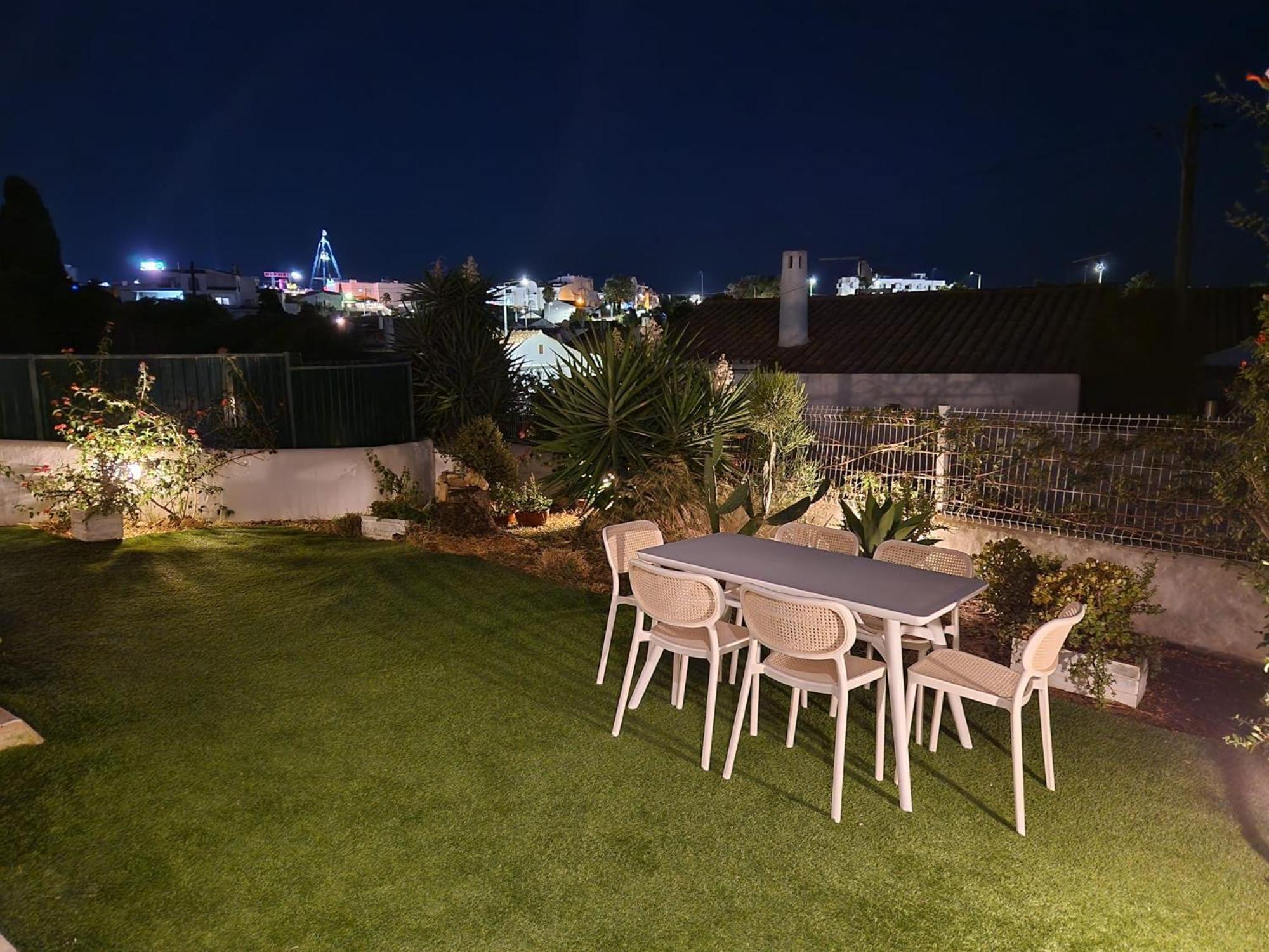Airy 3br, Ac, Garden, 2min Strip, 8min Oura Albufeira