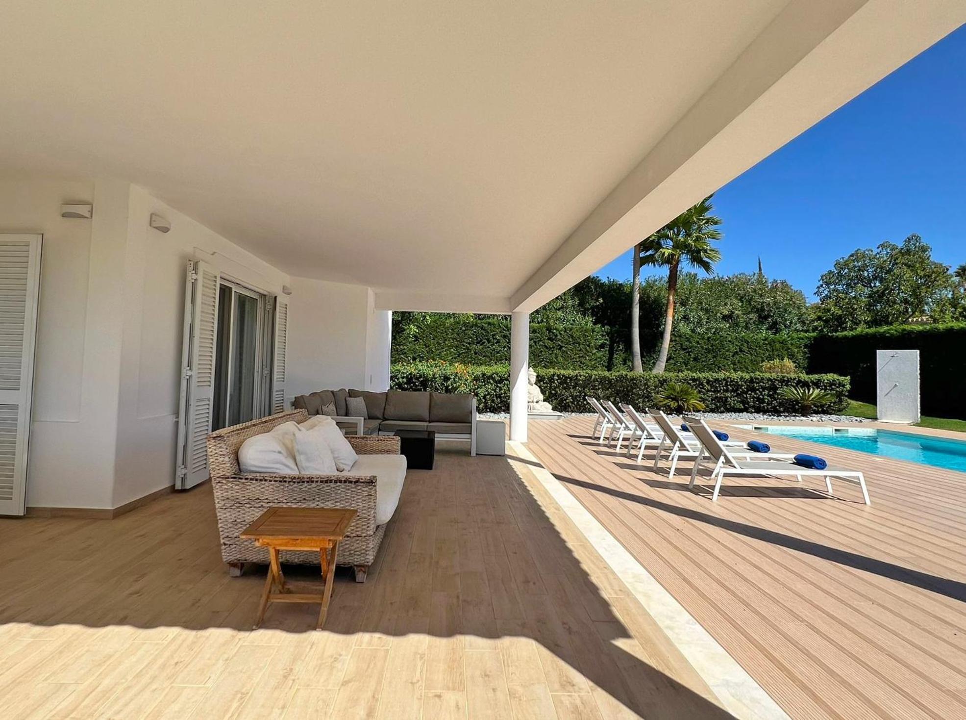 Stunning 4-bedroom With Pool - Perfect For Families Villa *