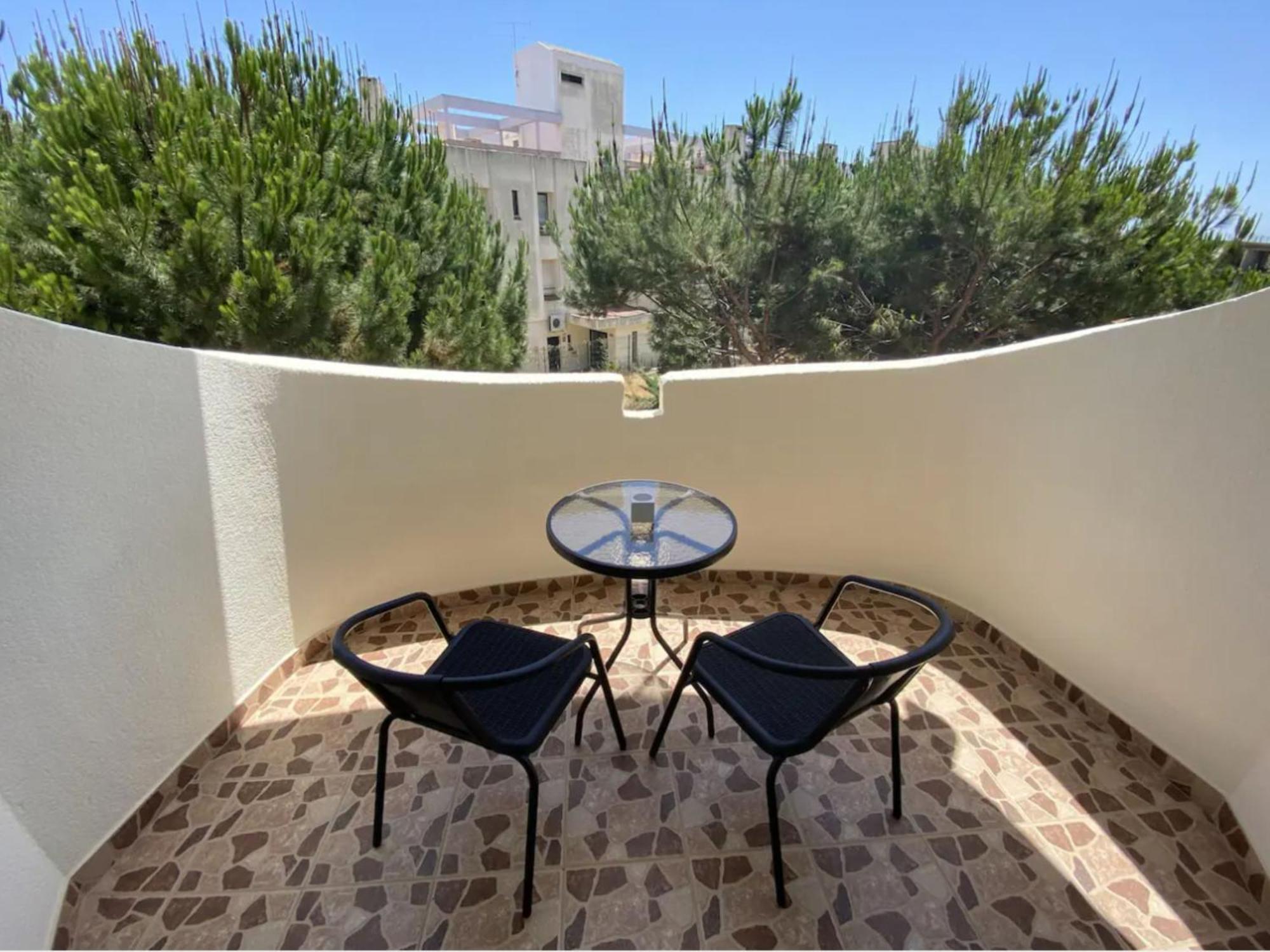 Sweet Balcony Flat Apartment *