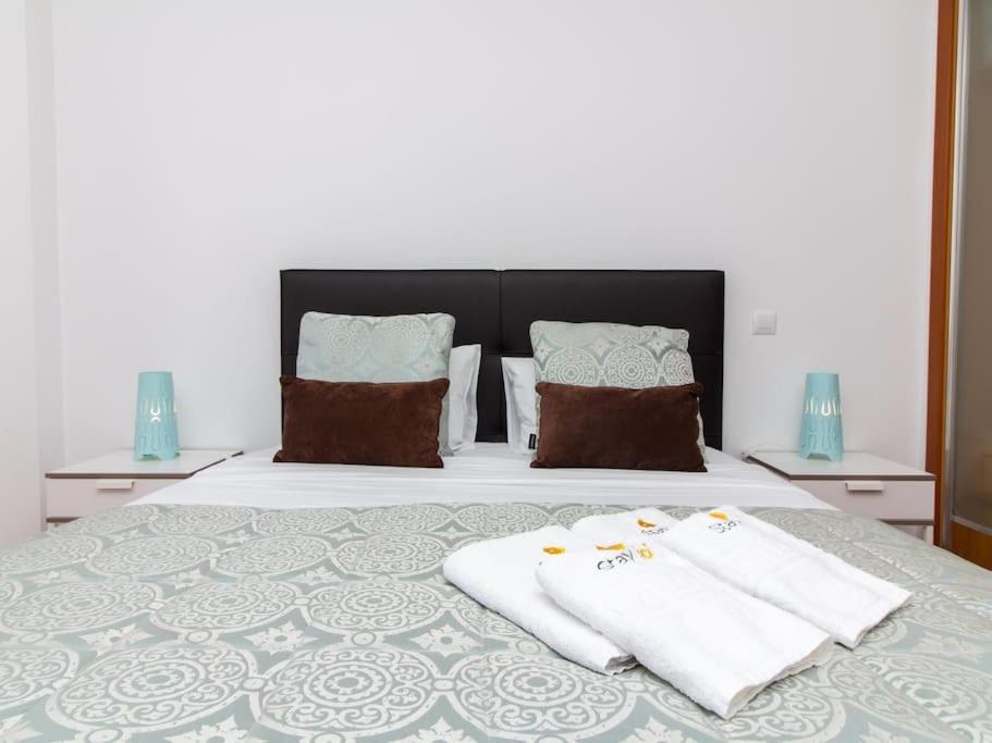 Globe 33 - Location & The Strip Apartment Albufeira