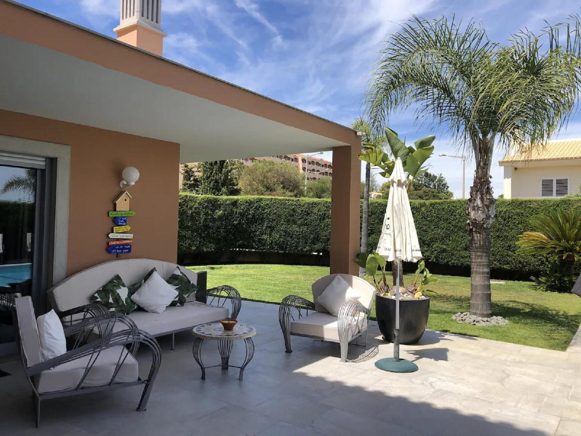 A Charming Property Only A 2 Minute Walk To Beach * Albufeira