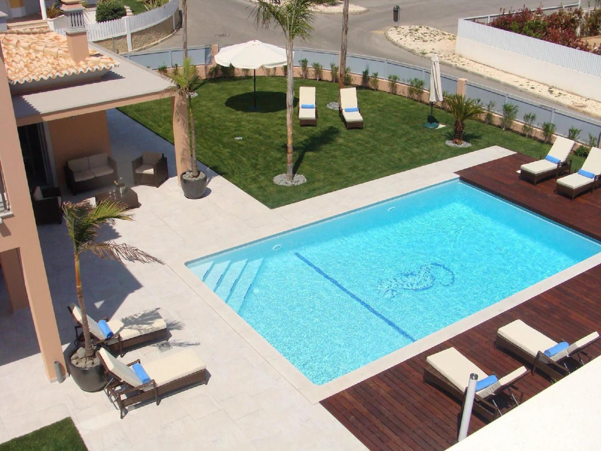 A Charming Property Only A 2 Minute Walk To Beach *
