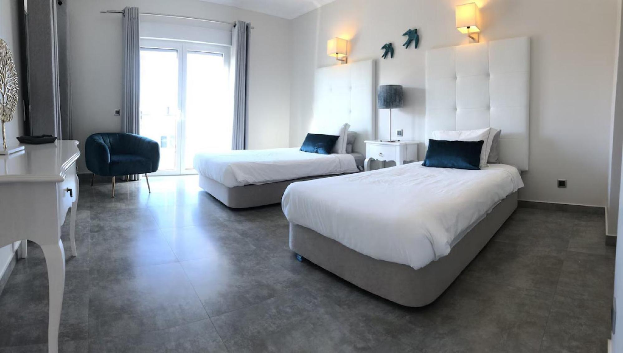 Appartement A Charming Property Only A 2 Minute Walk To Beach