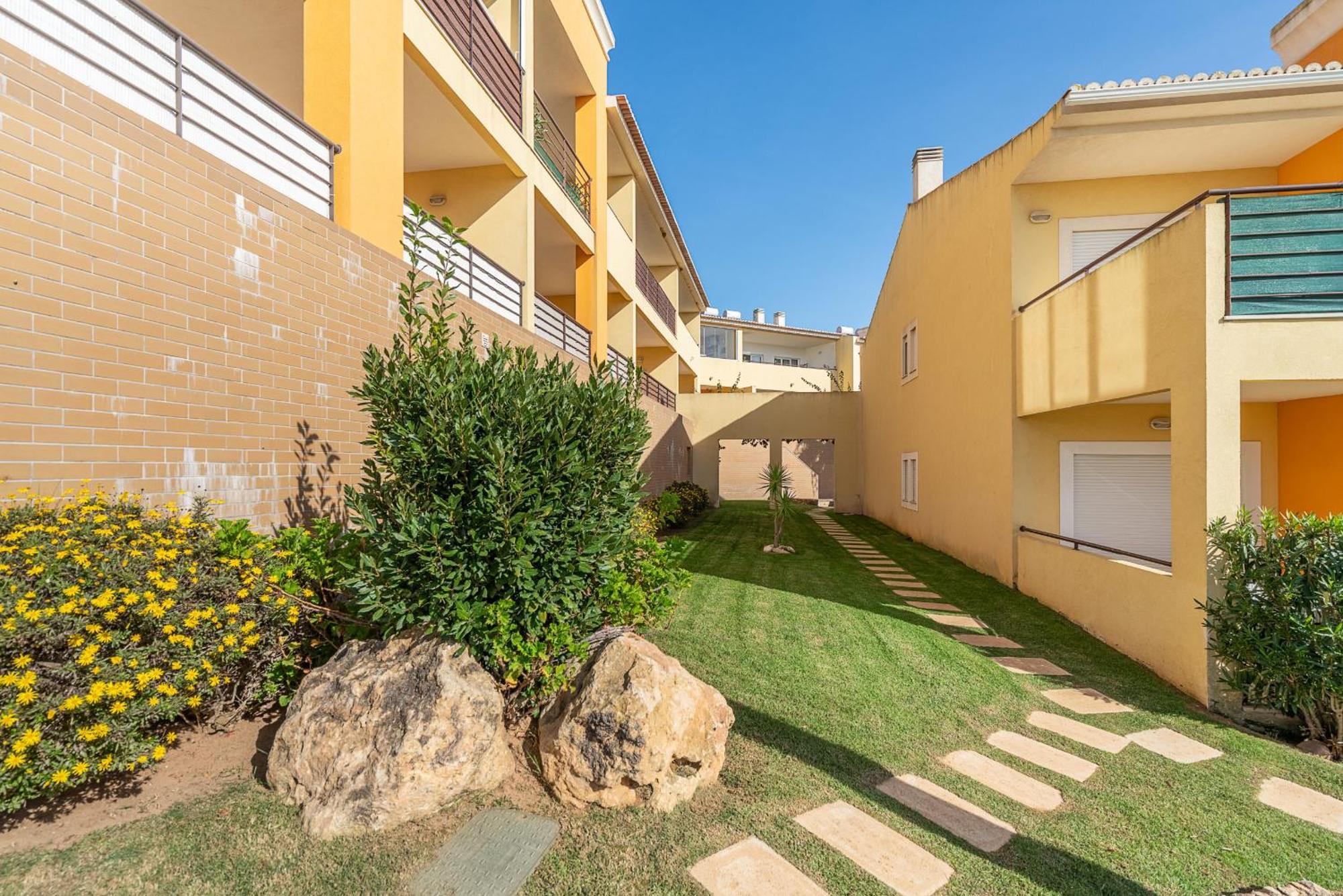 Sunny 1 With Pool By Homing Apartment