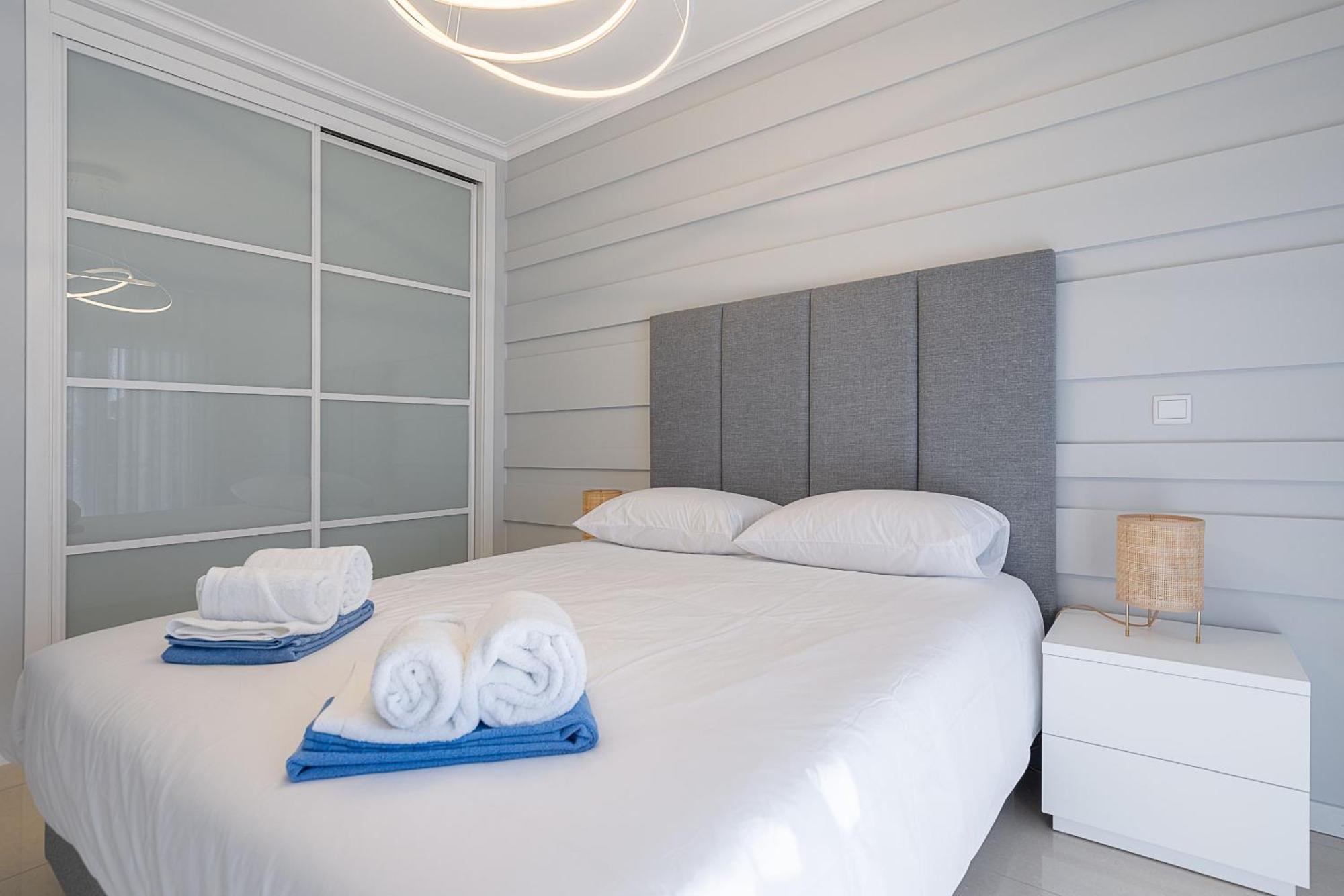 Apartment Sunny 1 With Pool By Homing *