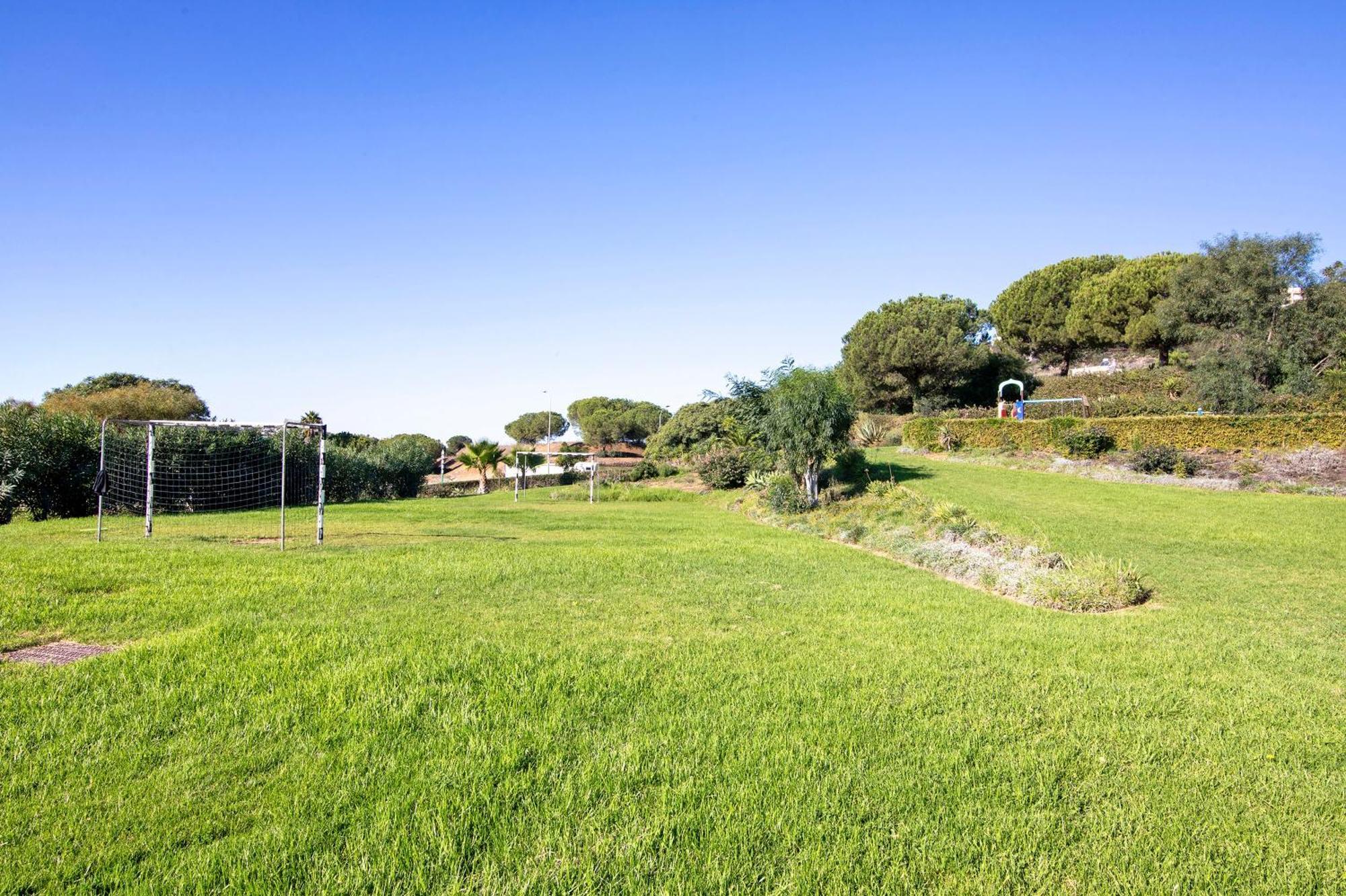 Marina Garden Apartment *
