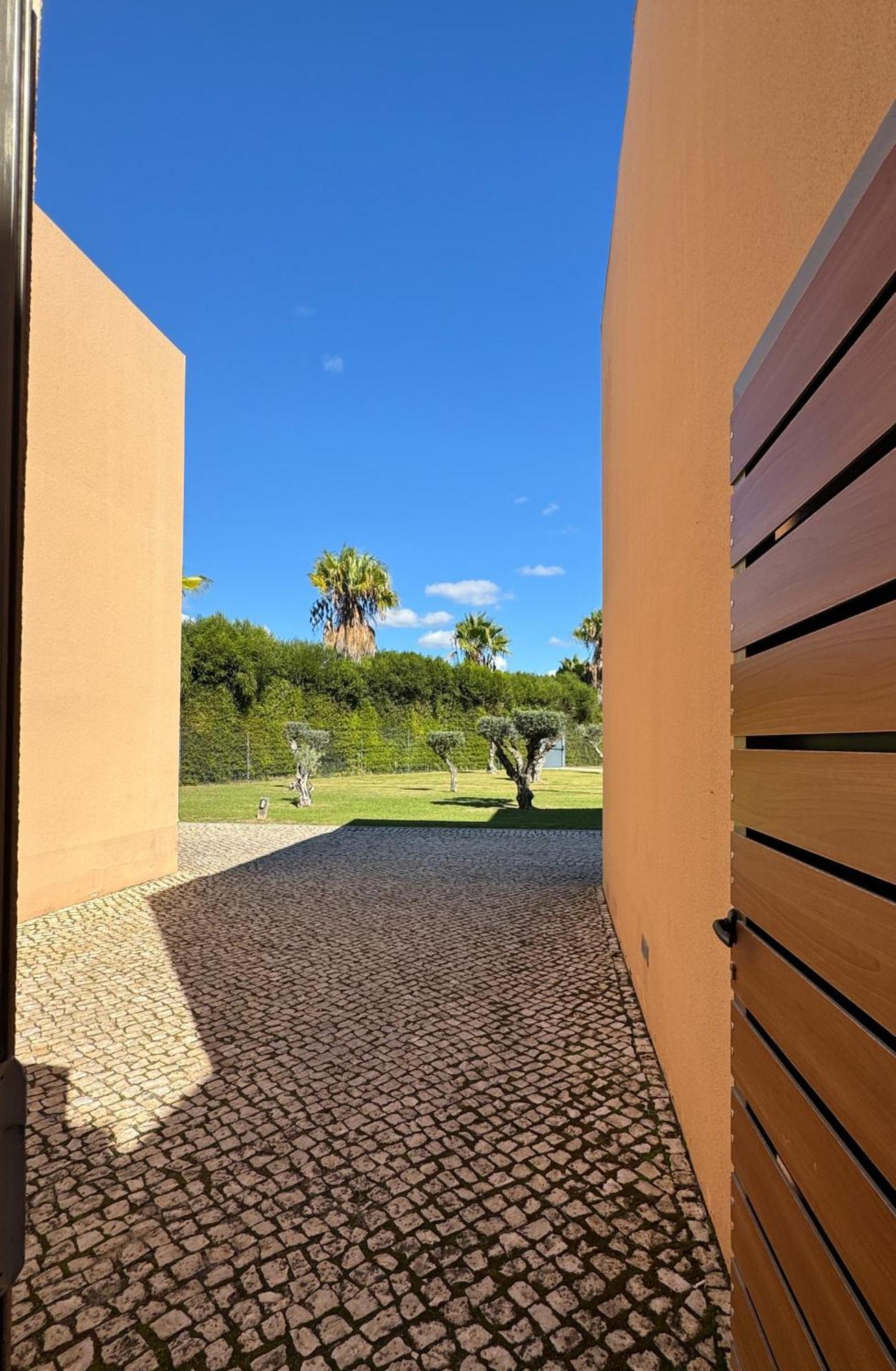 Herdade Dos Salgados, V3