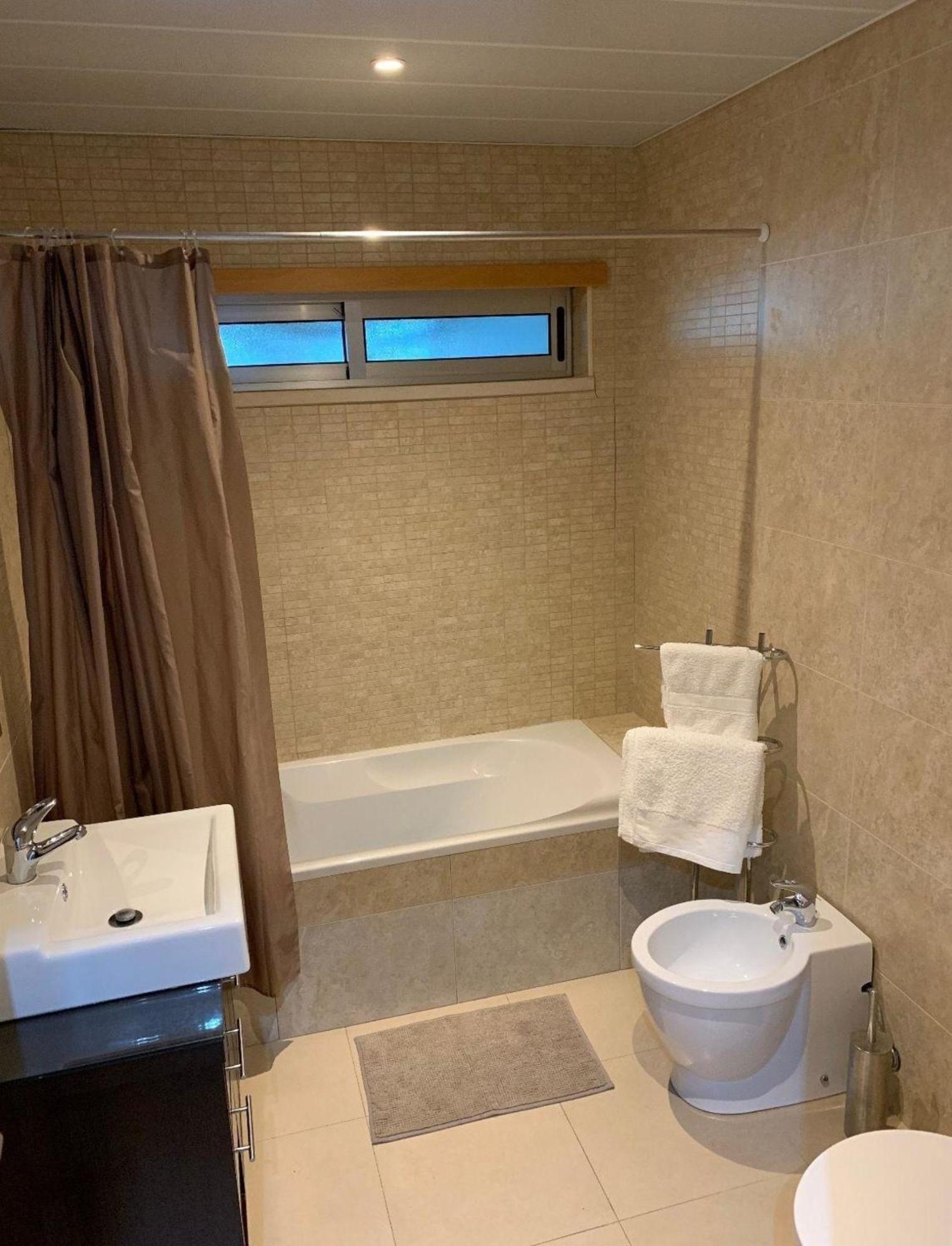 Neue In Mit Grossem Balkon Apartment