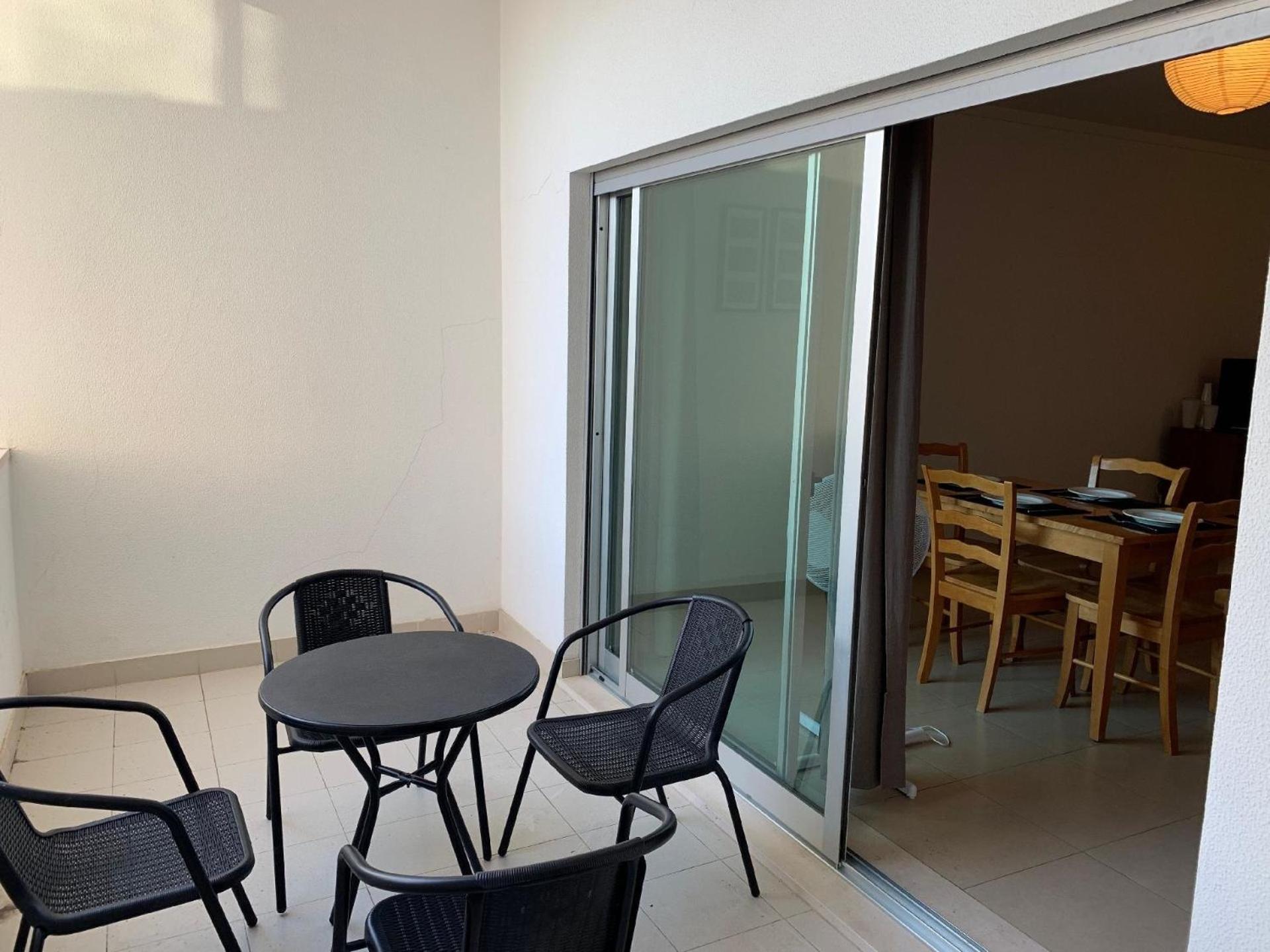 Neue In Mit Grossem Balkon * Albufeira