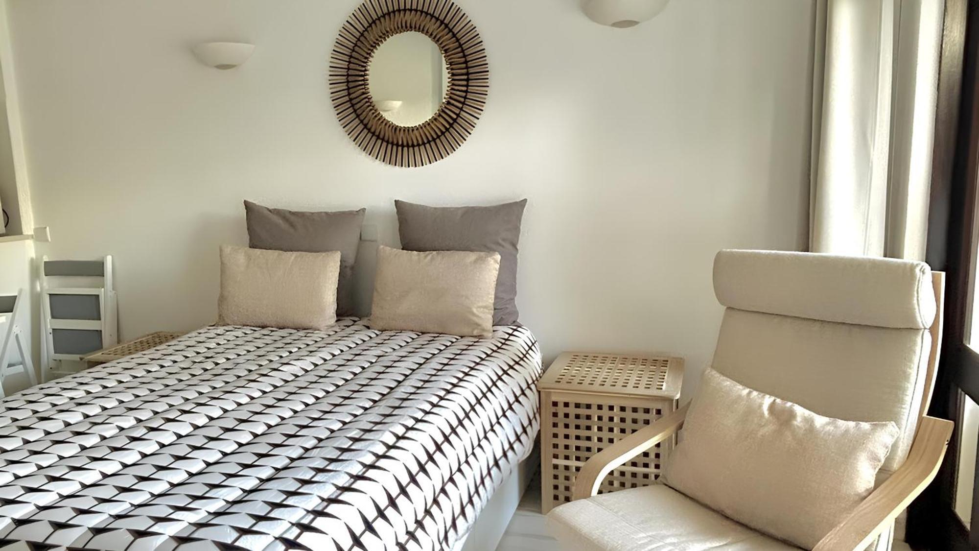 Magnific With A Cozy Garden, 5 Minutes To The Apartment