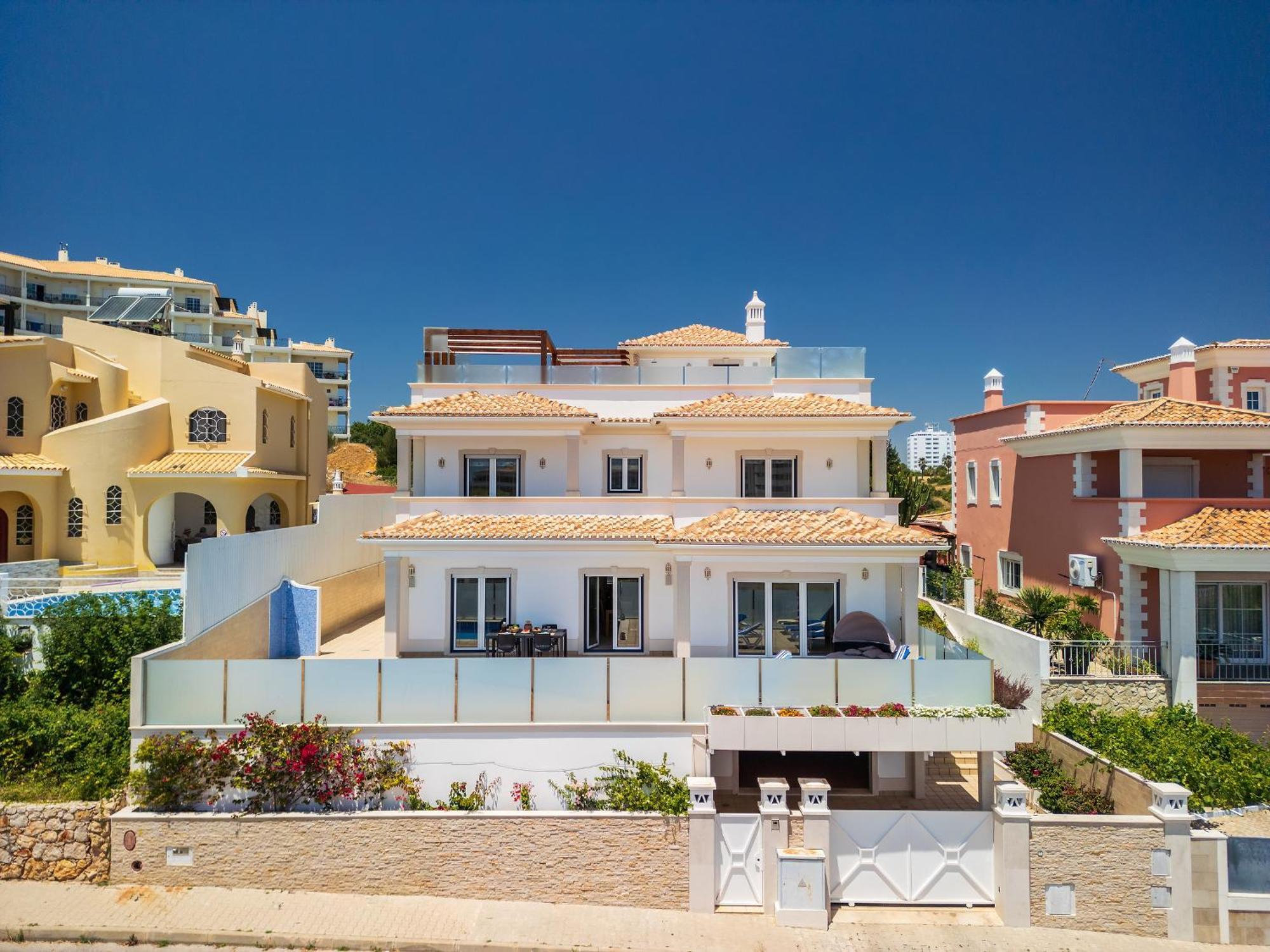 Villa Sunflower By Ocvillas