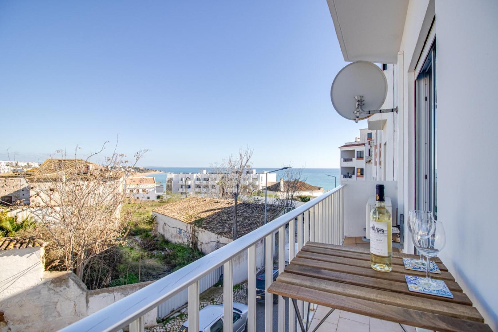 Cozy 5min Ocean View Ac Wi Fi Apartment *