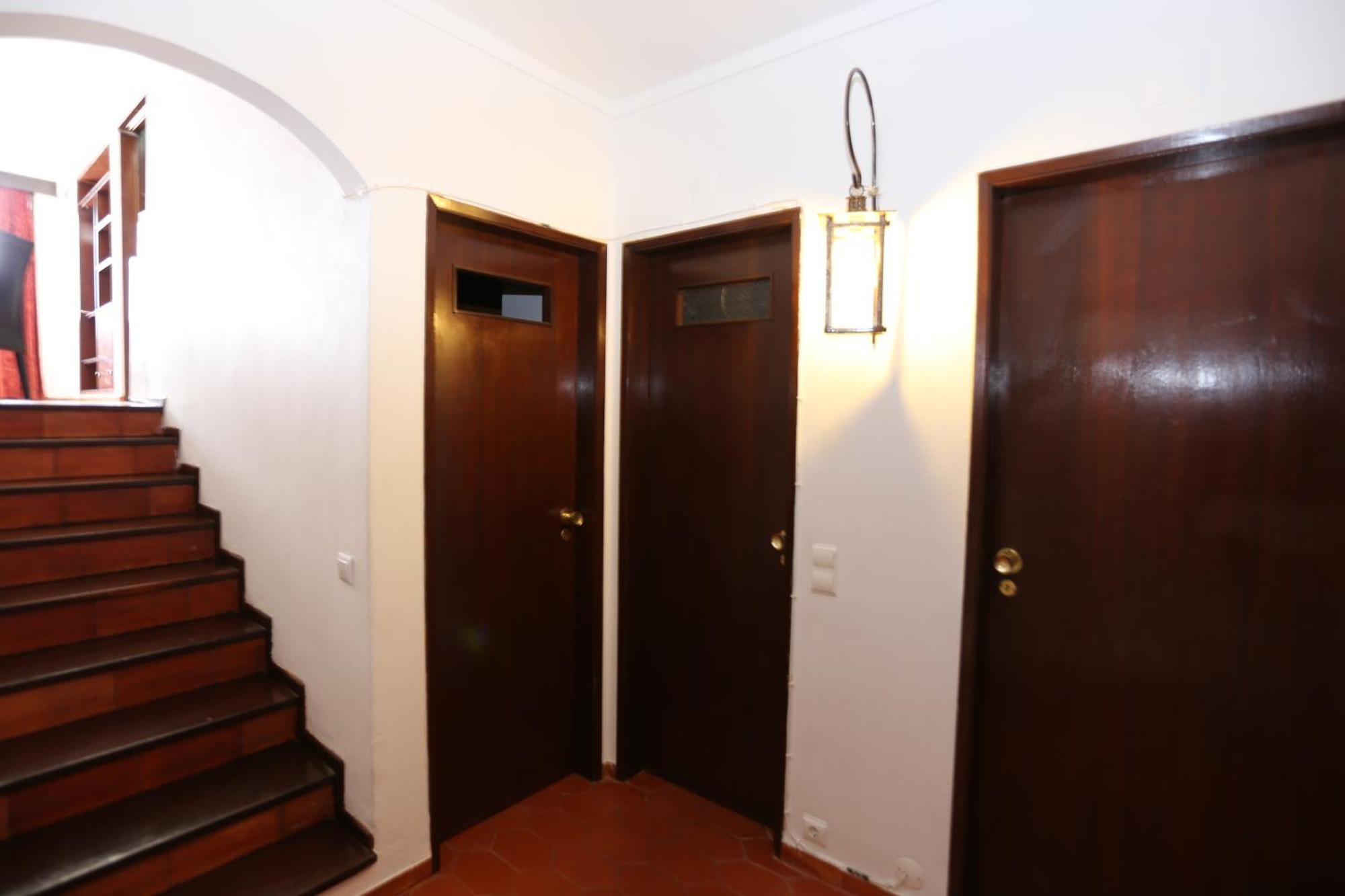 V - Seacliff Apartment