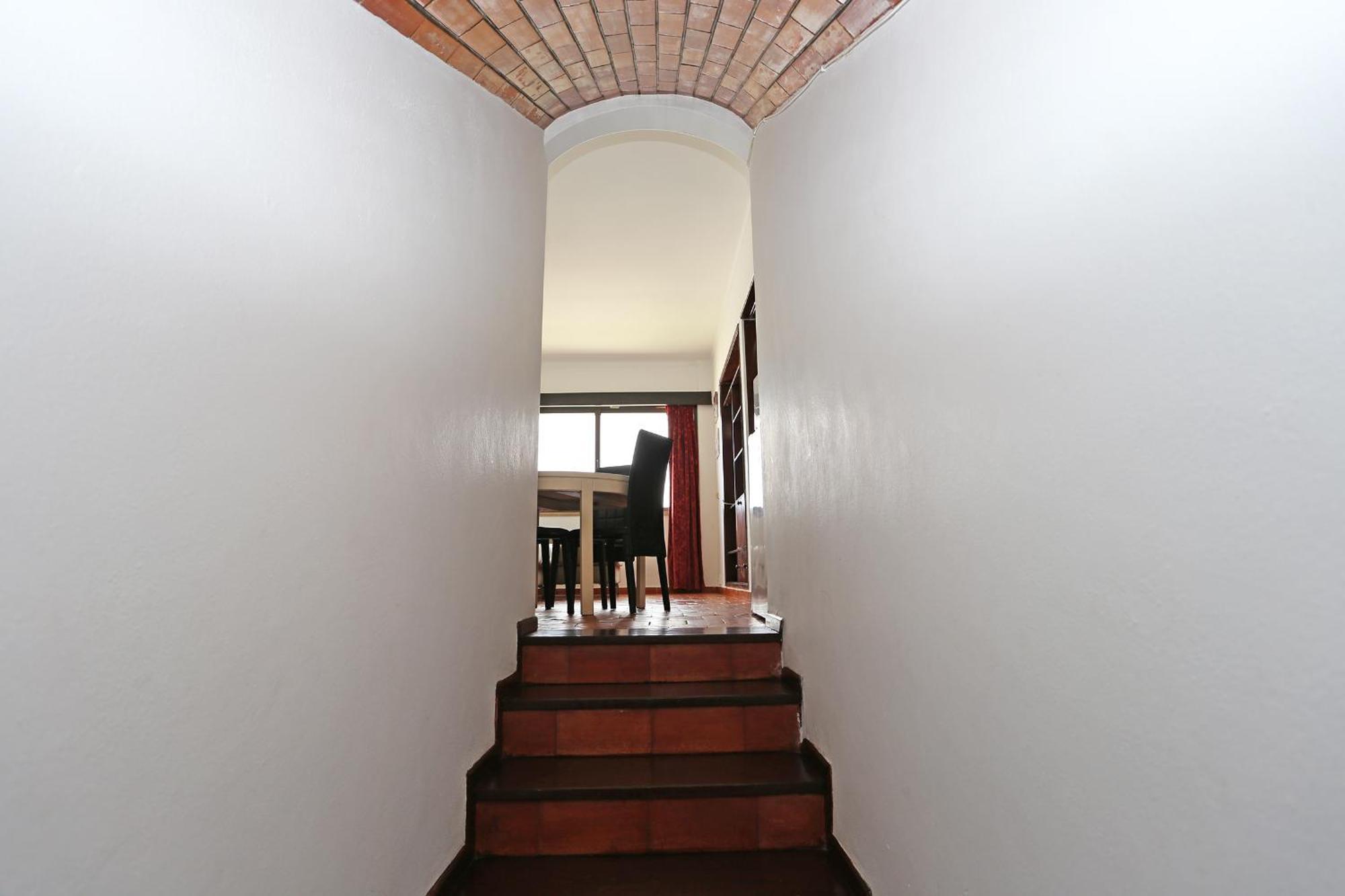 V - Seacliff Apartment *