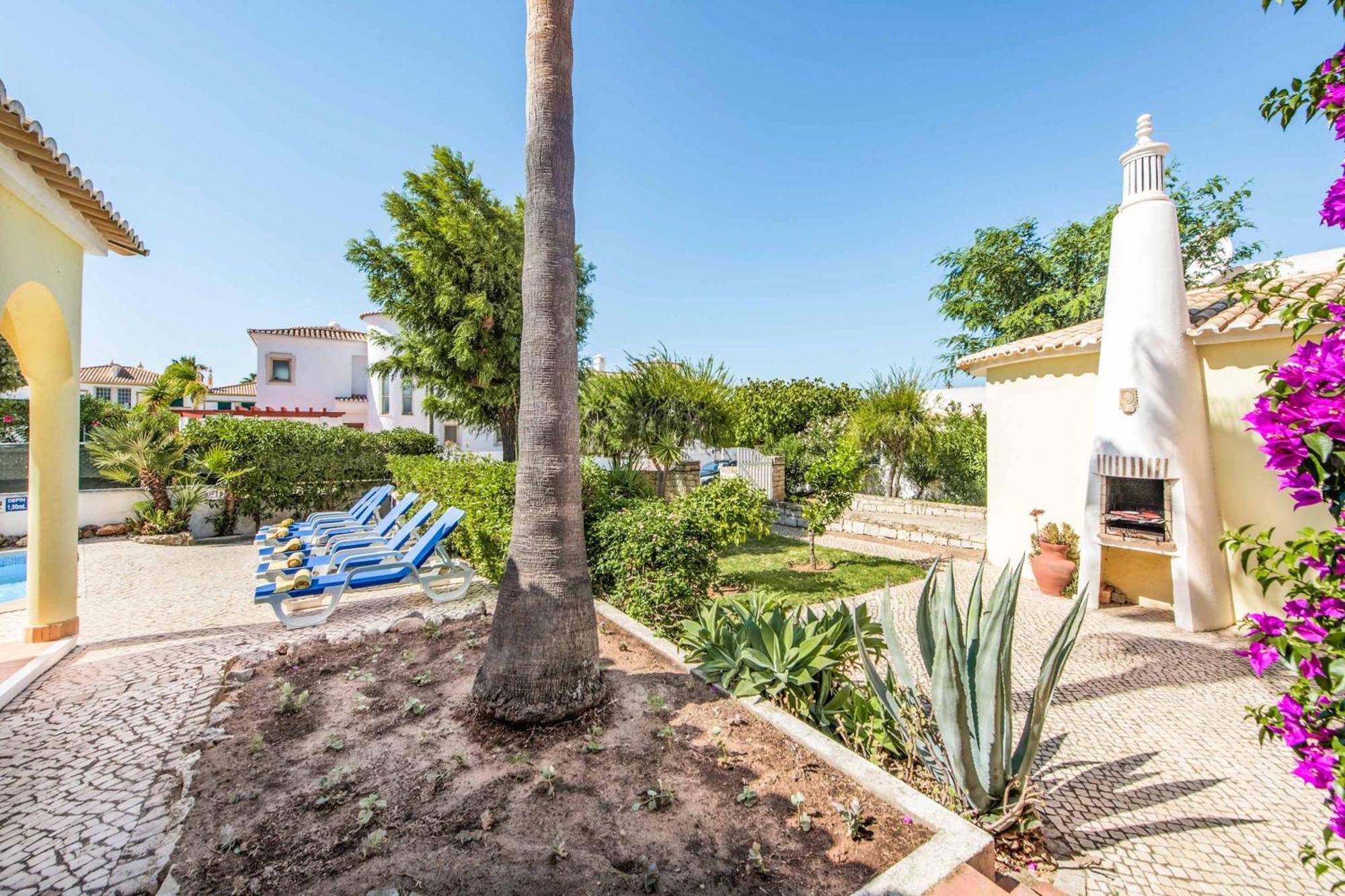 Pardal Villa *