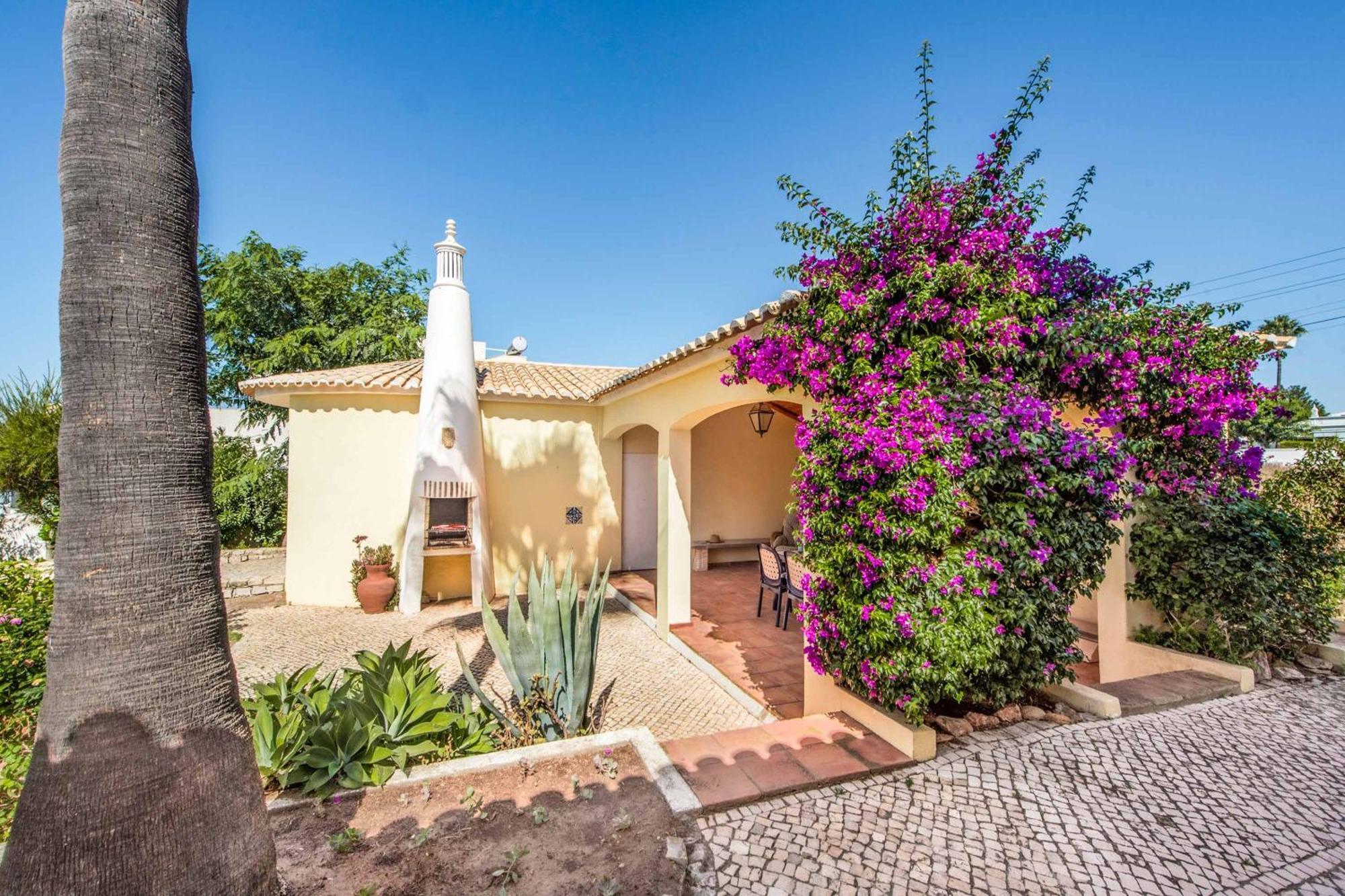 Pardal Villa *