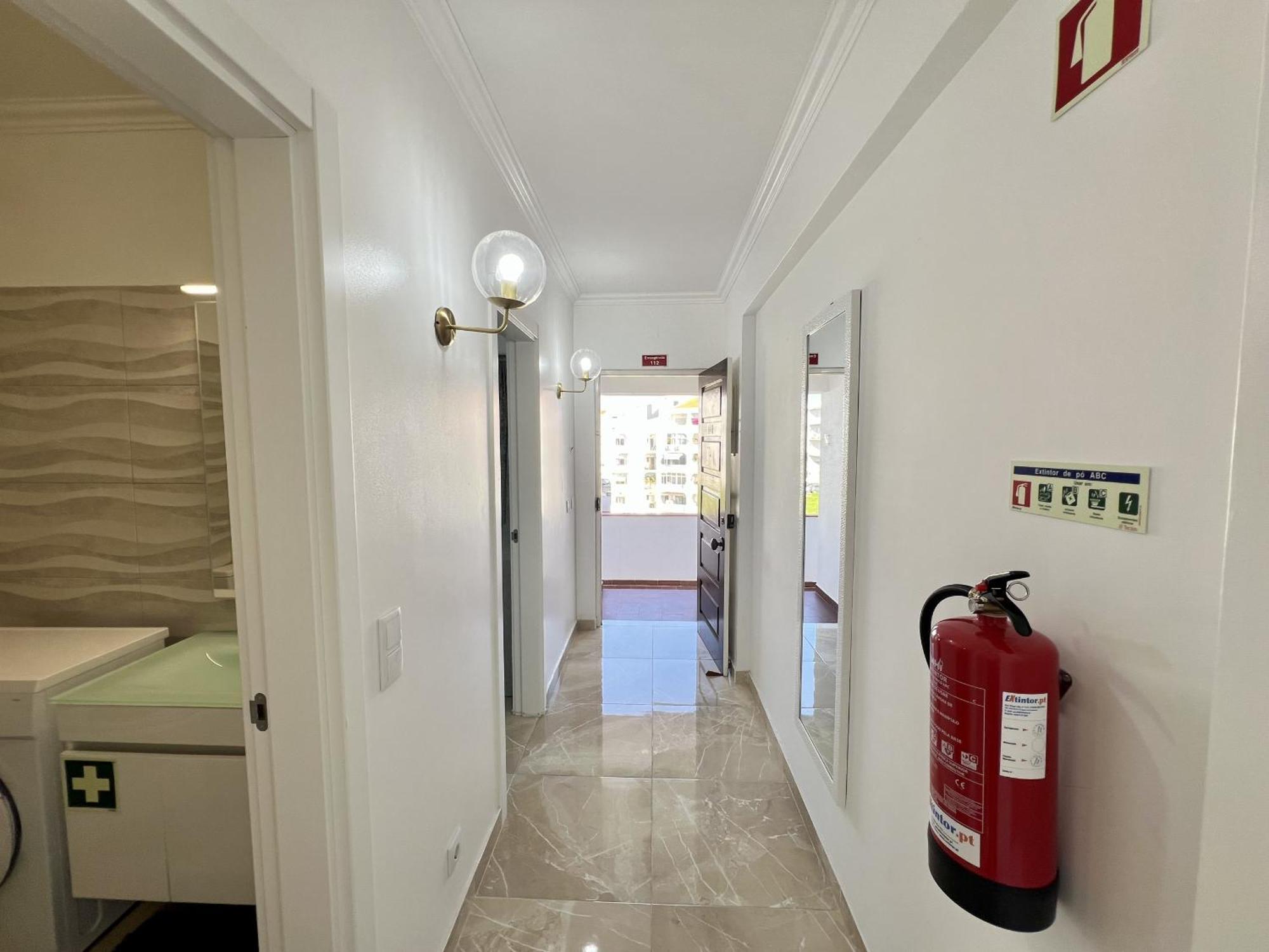 Town With Pool By Homing Appartement *
