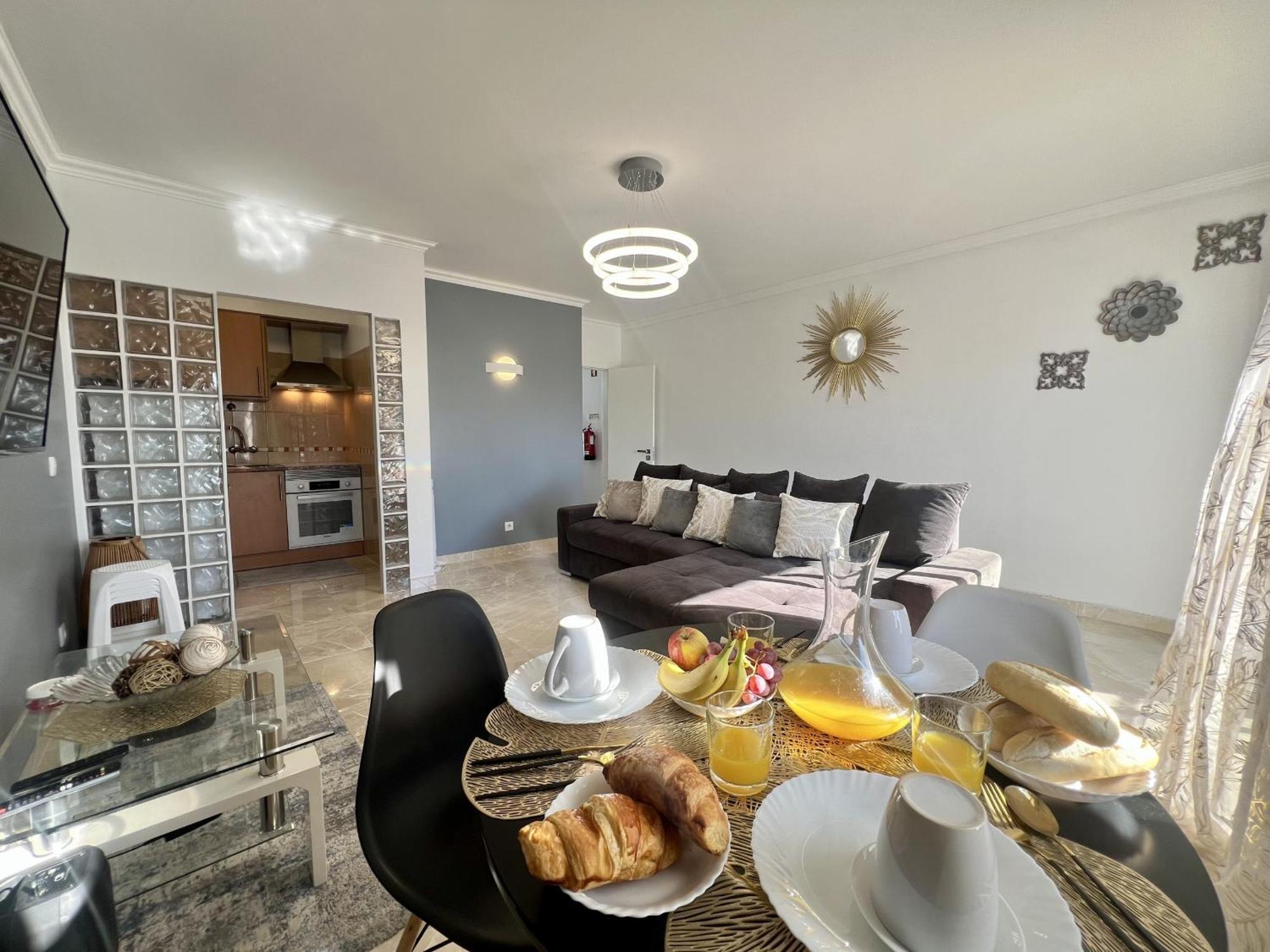 Town With Pool By Homing Appartement *