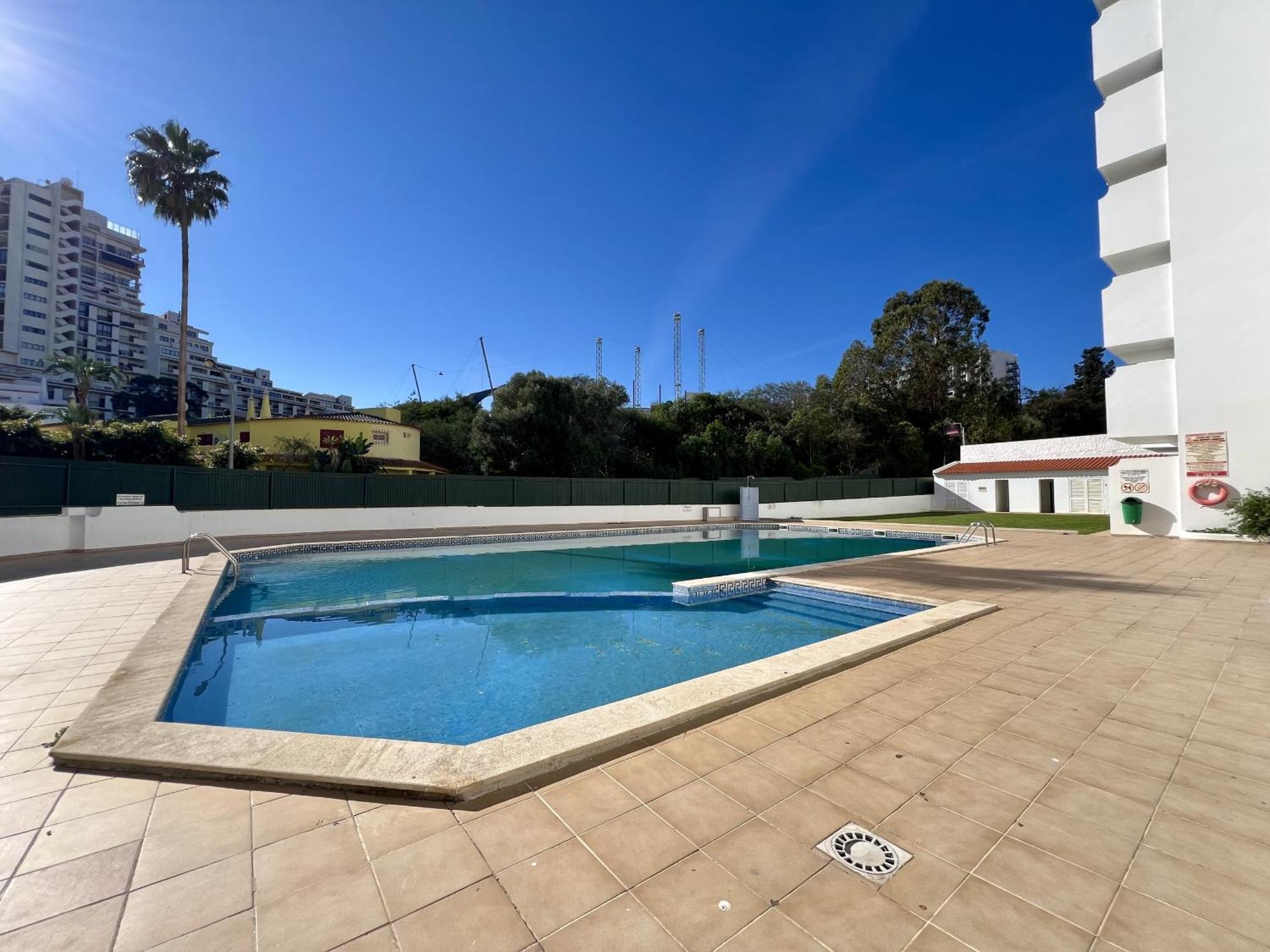 Town With Pool By Homing Albufeira