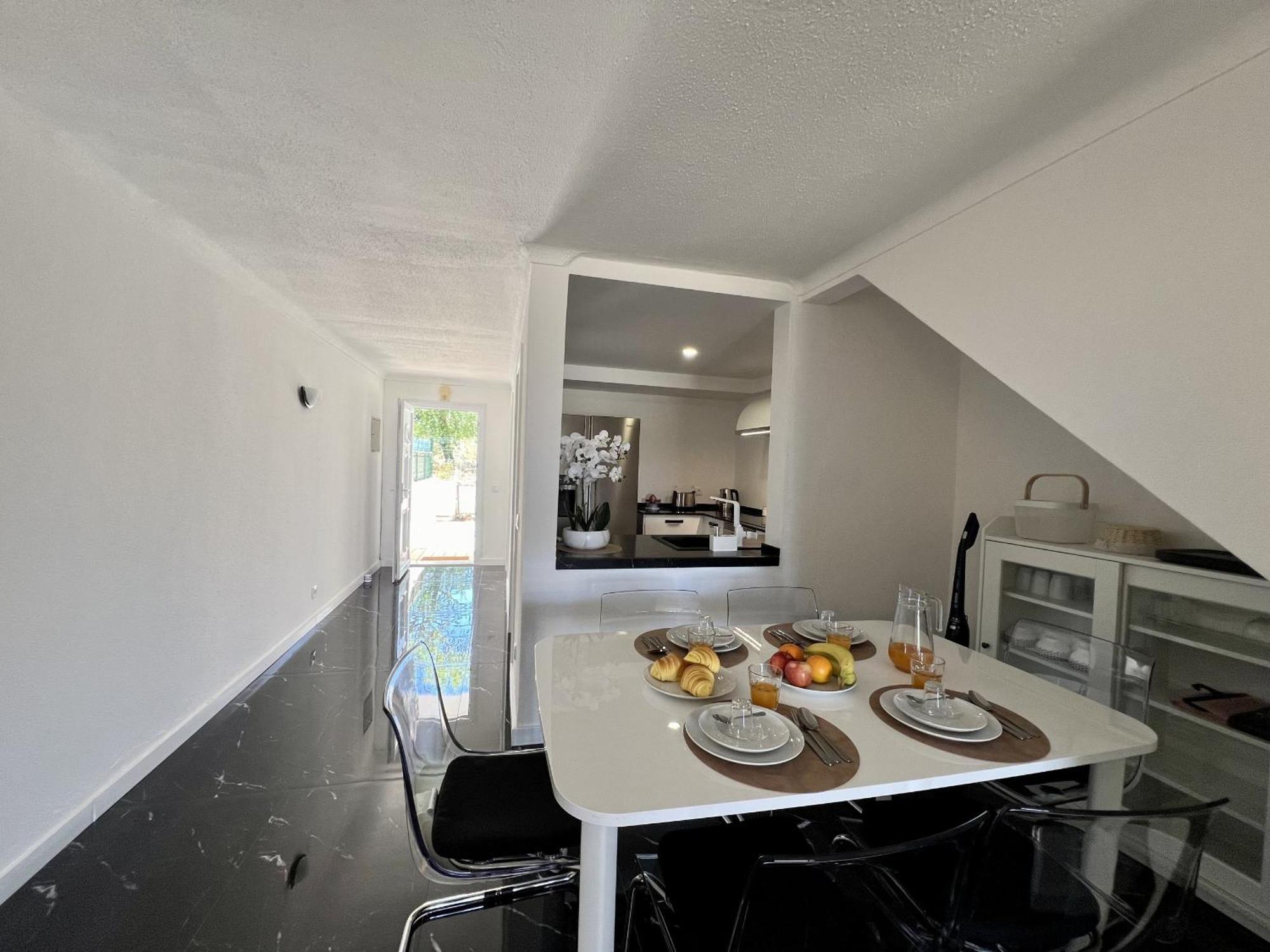 Stylish 3 By Homing Apartment *