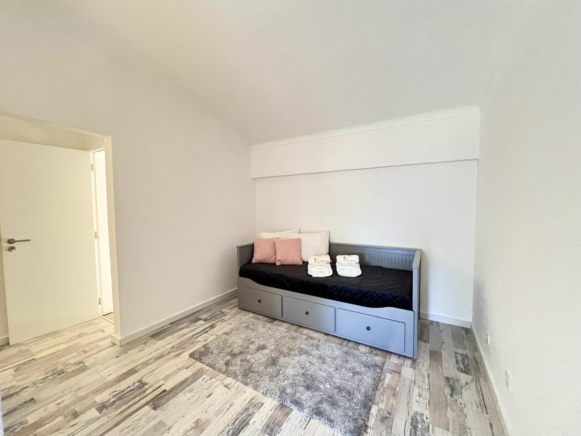 Apartment Stylish 3 By Homing *