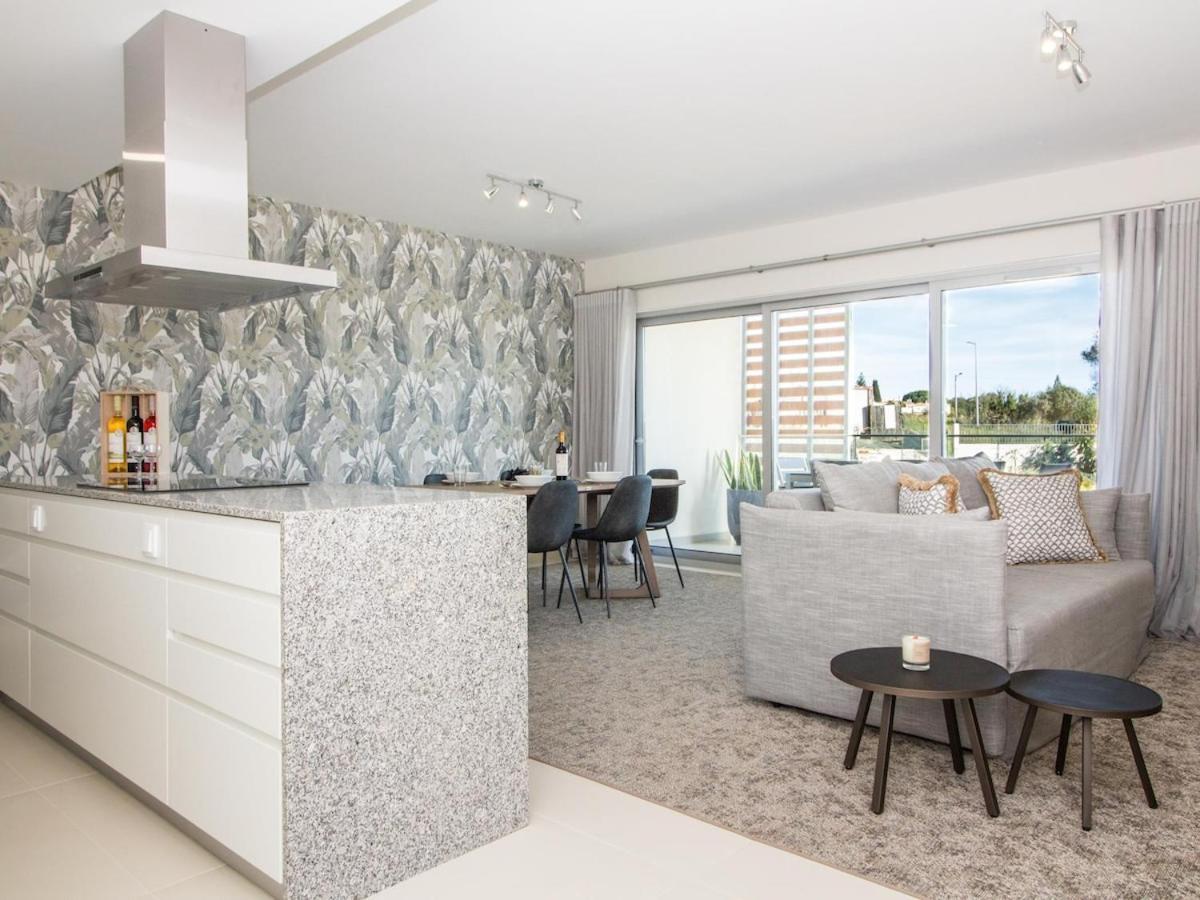 C - Luxurious & Playground & Garage Apartamento Albufeira