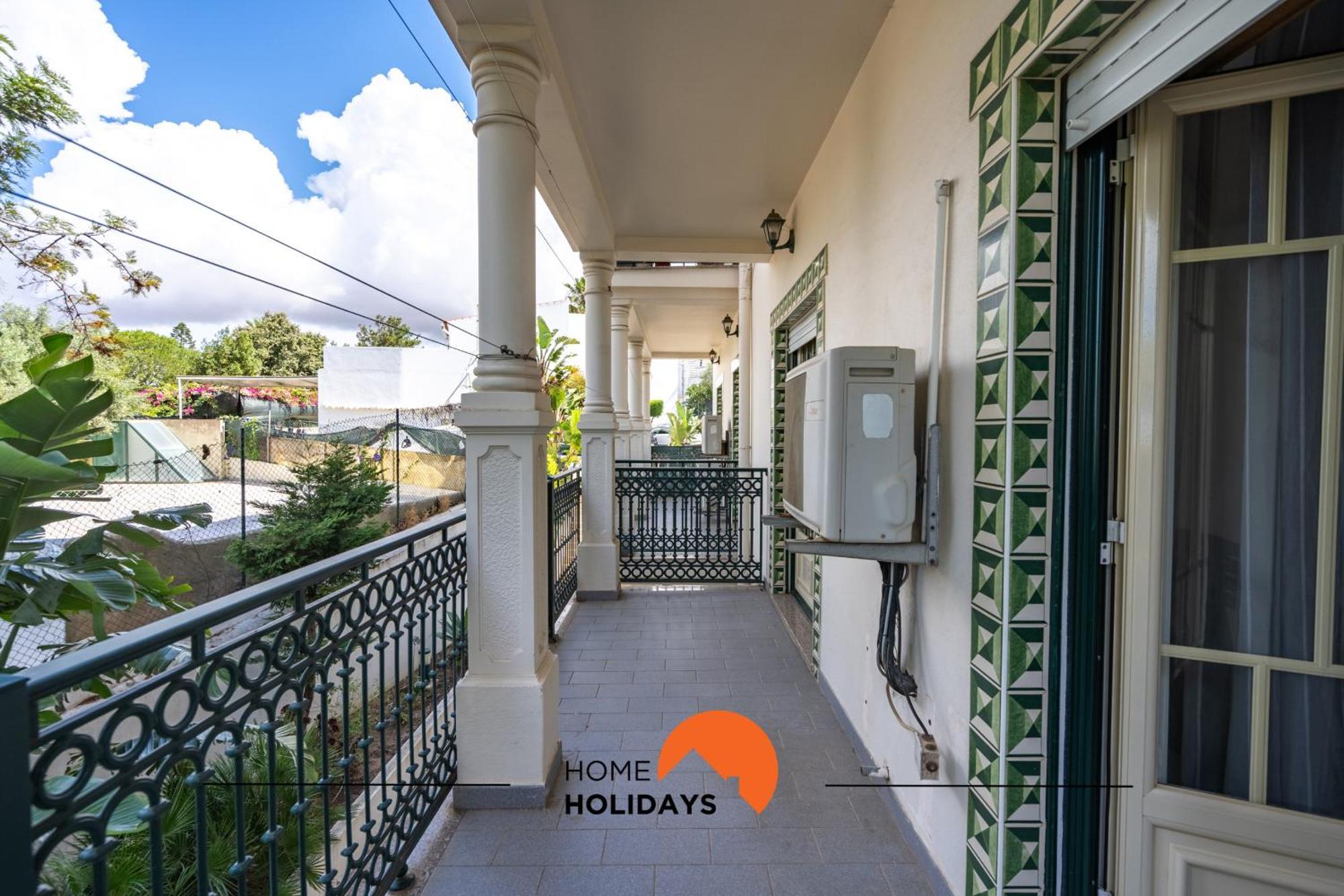 #230 Flat A Flor By Holidays *
