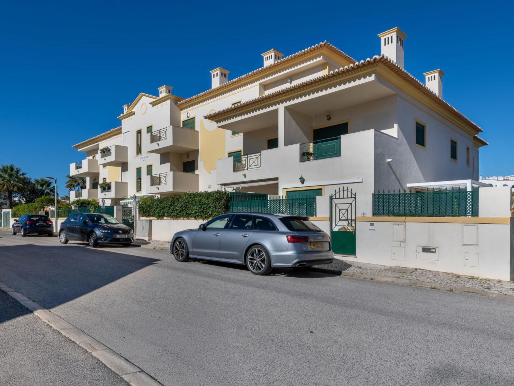 Sunny Escape By Interhome Apartamento Albufeira