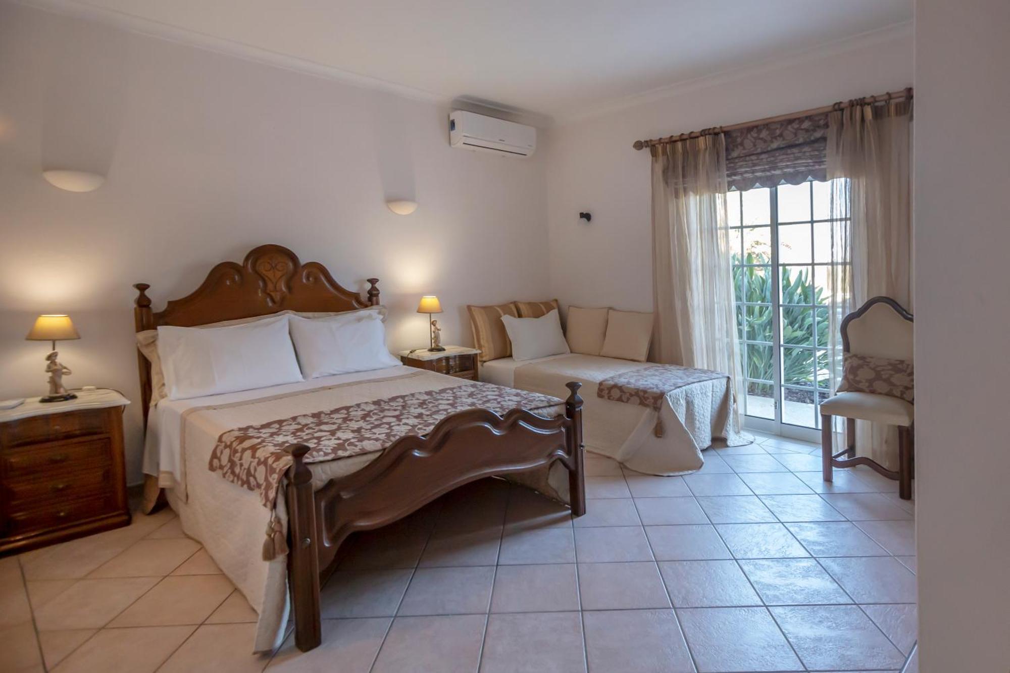 Al Meida Bed & Breakfast Albufeira