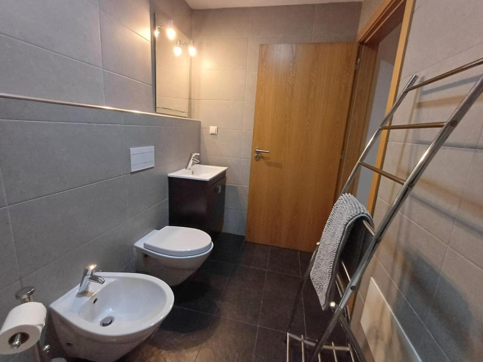 Deluxe By Bguest Apartment *