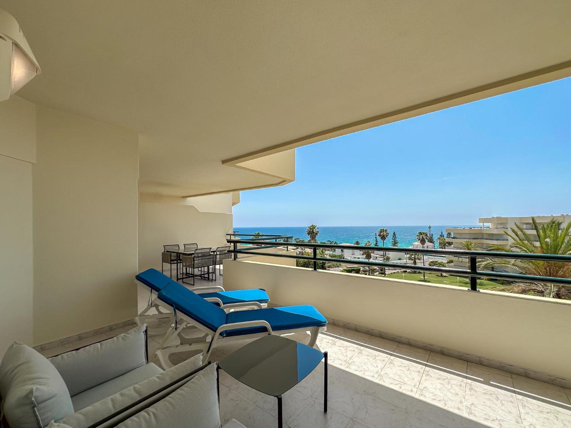 Apartment Luxury Wstunning Sea Views, Walk Gale *
