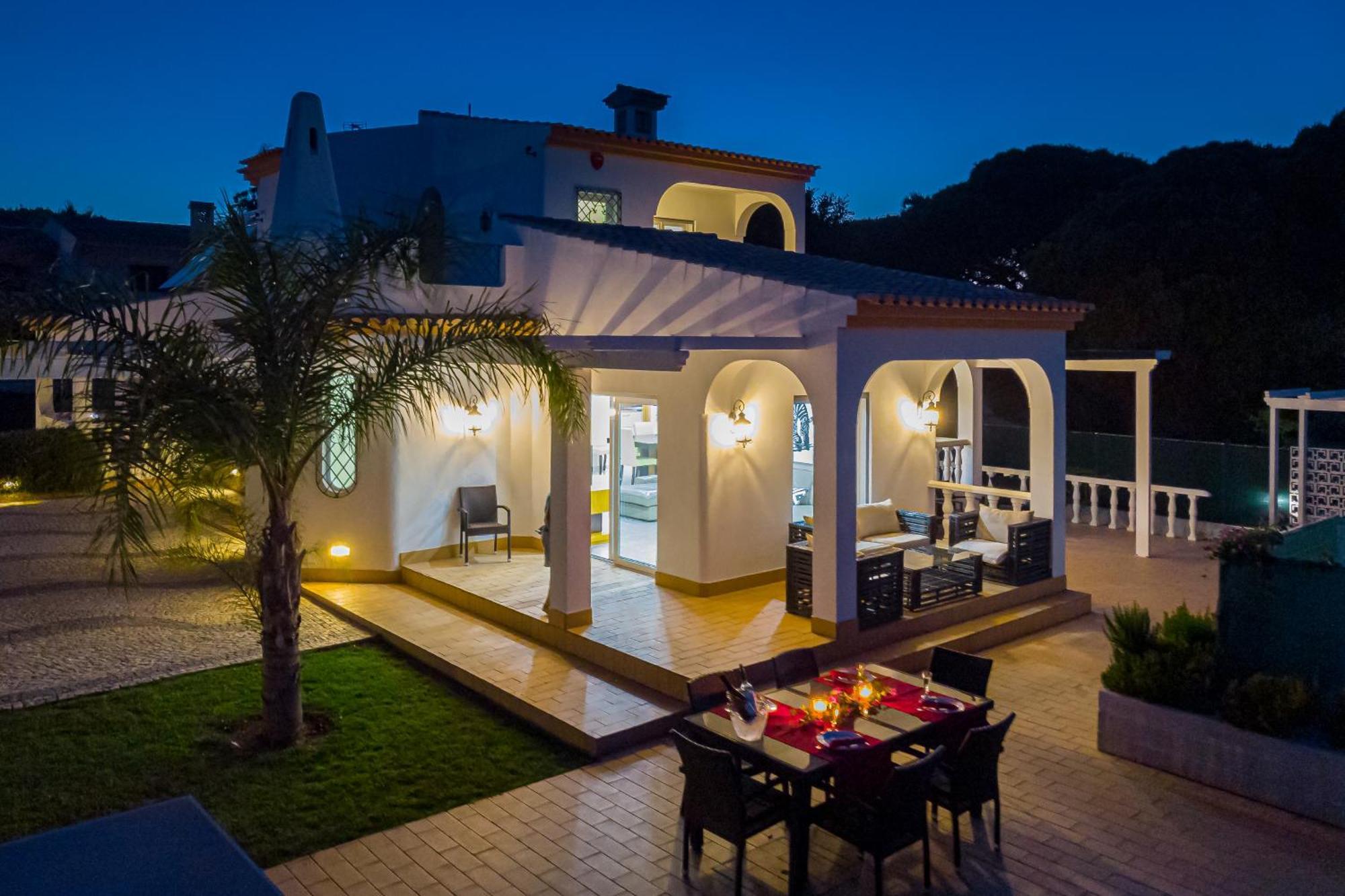 Carlivo Villa *
