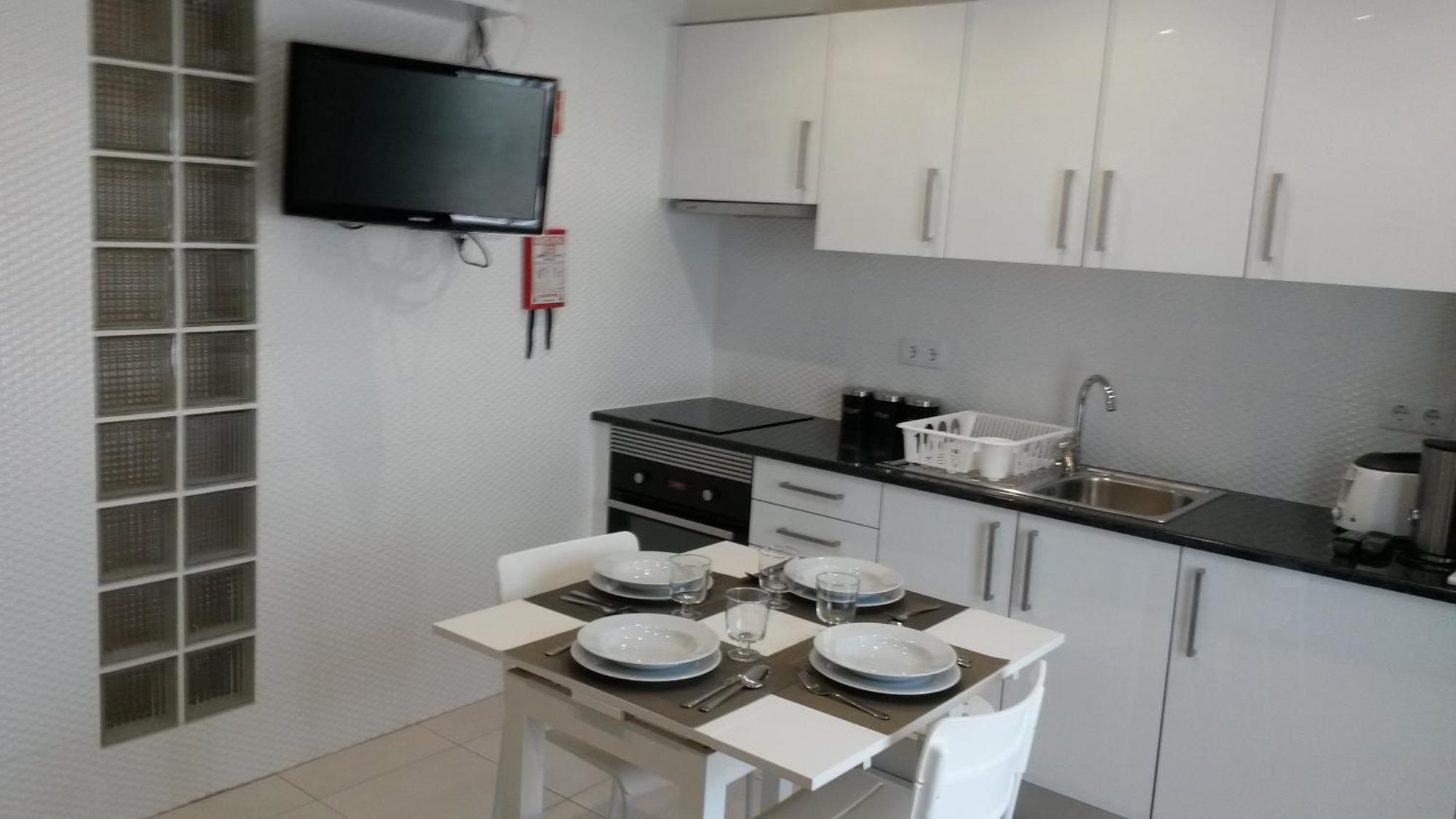 Bay View Apartment *