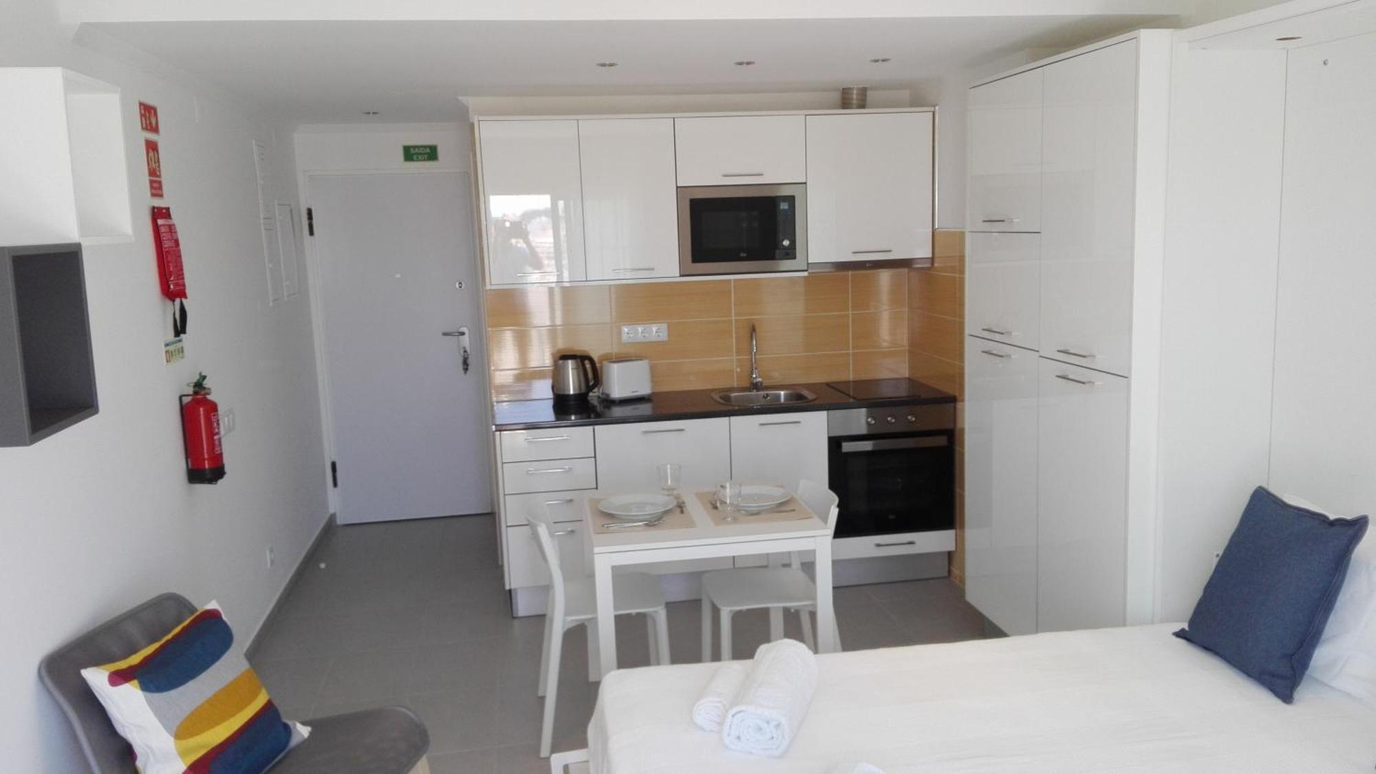Bay View Apartment *