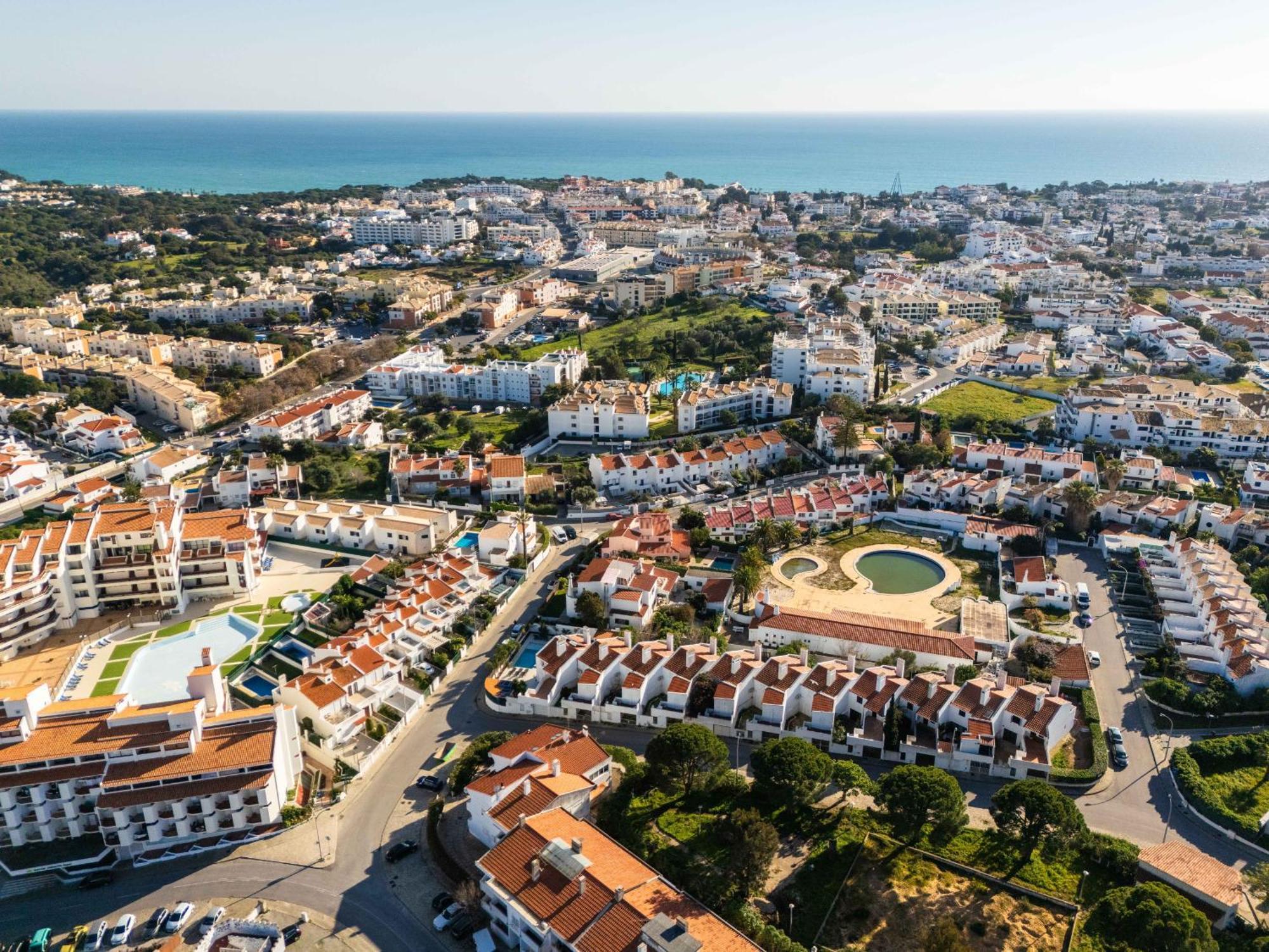 Montechoro Sea View 3 Bedroom 800m From The Strip * Albufeira