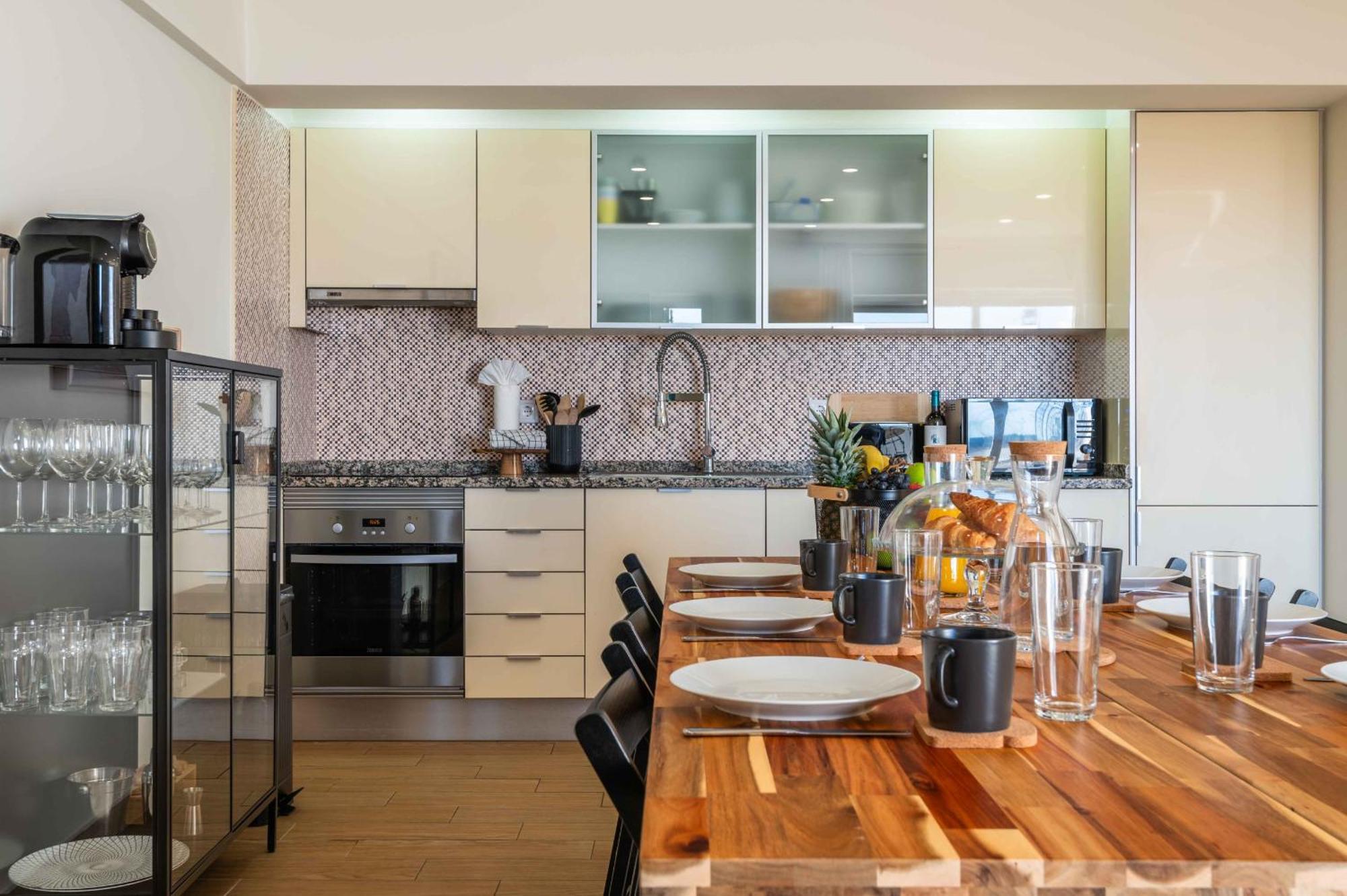 Montechoro Sea View 3 Bedroom 800m From The Strip Albufeira