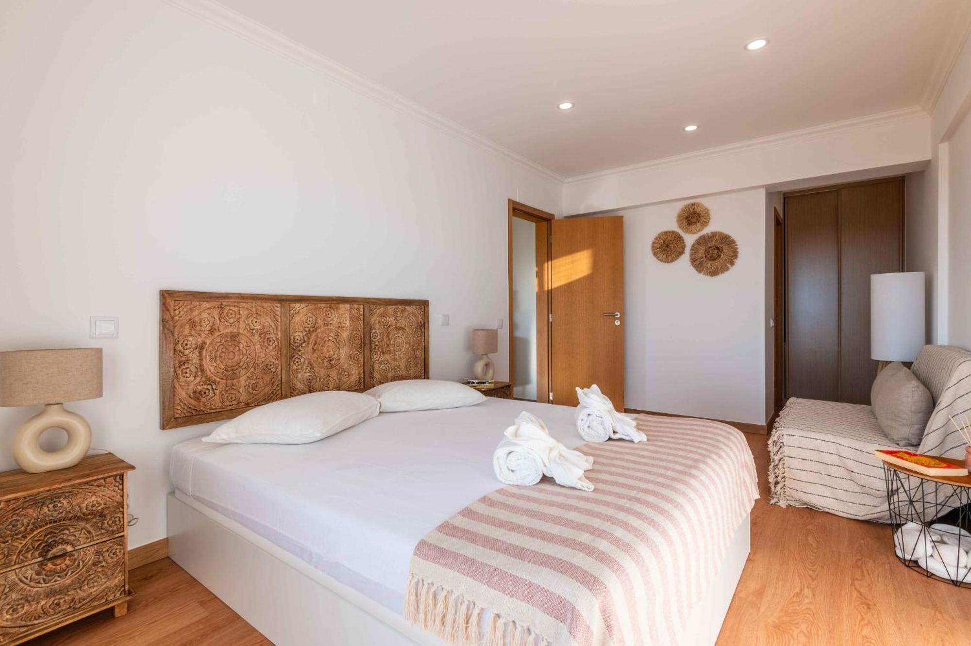 Montechoro Sea View 3 Bedroom 800m From The Strip