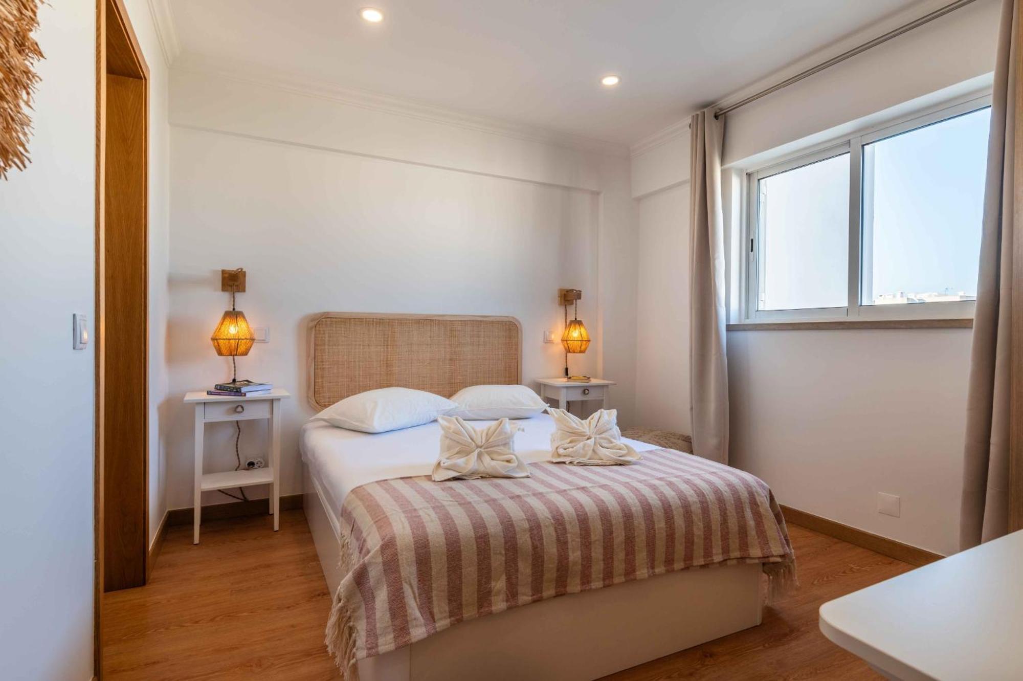 Montechoro Sea View 3 Bedroom 800m From The Strip Apartment Albufeira
