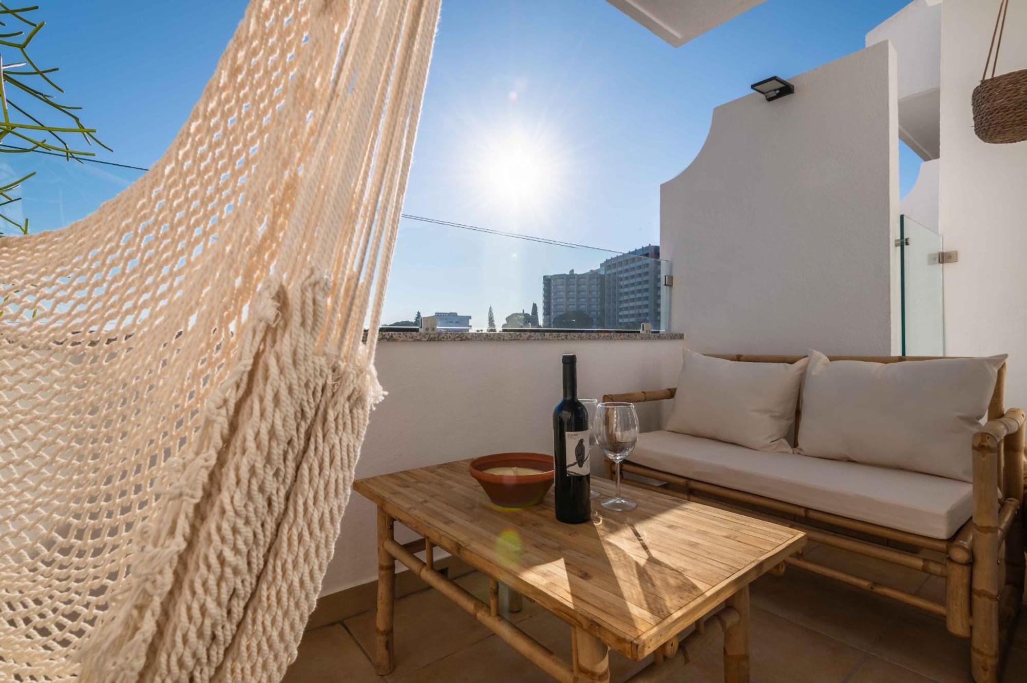 Montechoro Sea View 3 Bedroom 800m From The Strip