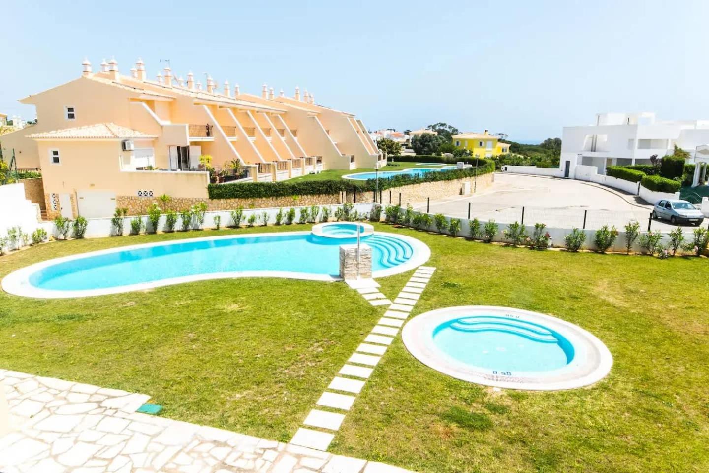 Vakantiehuis Filipa Iii - Beachfront With Jacuzzi *