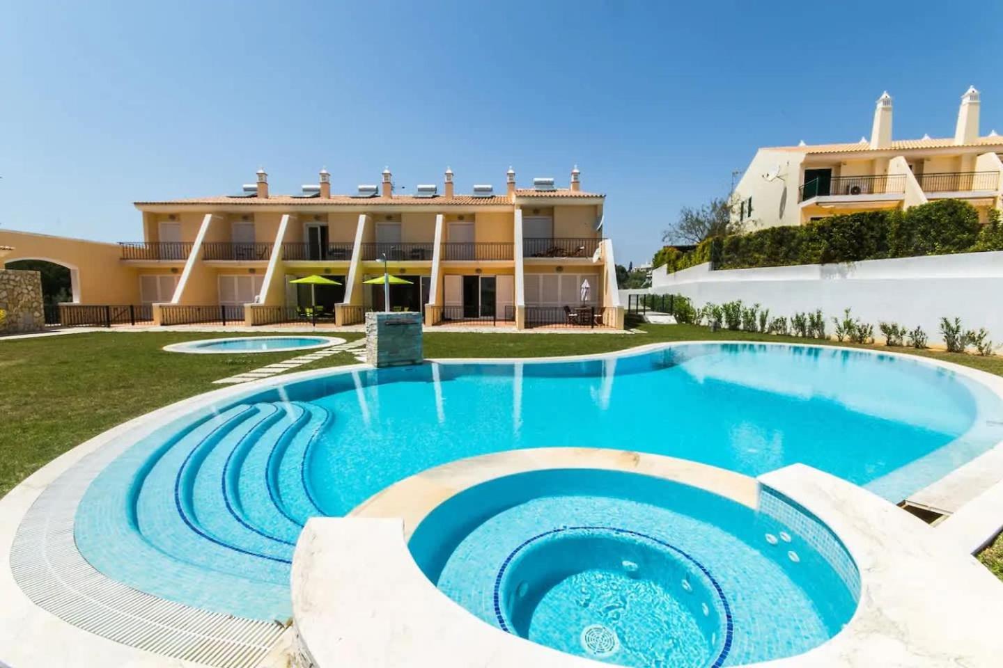 Filipa Iii - Beachfront With Jacuzzi Holiday home Albufeira