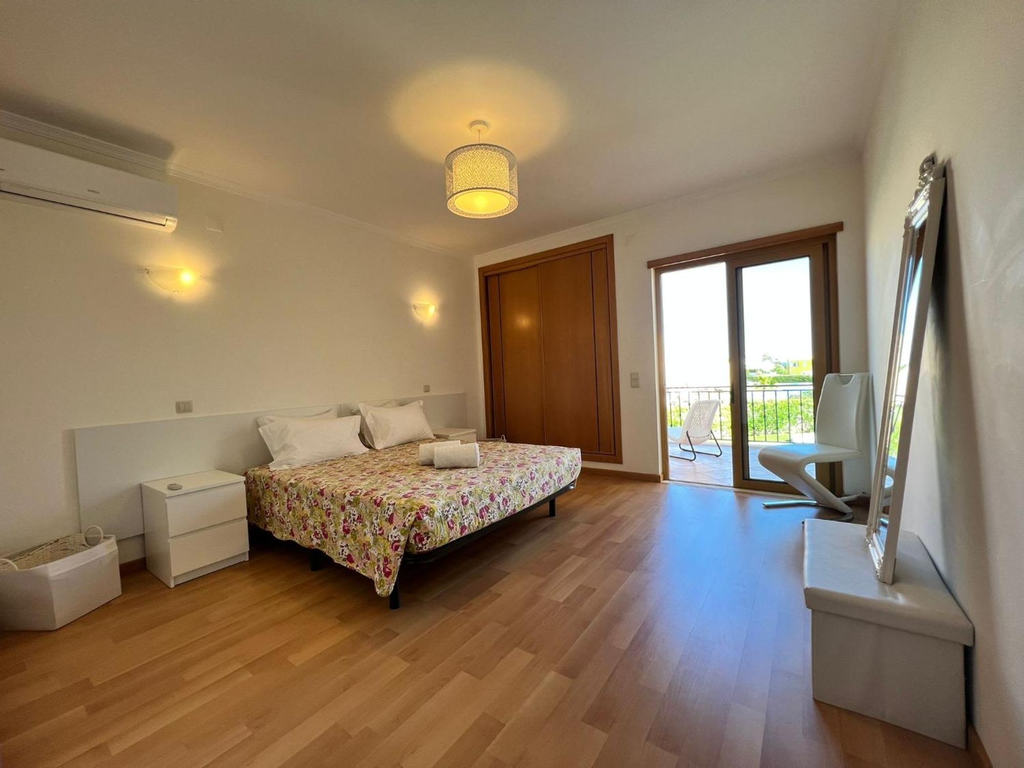 Filipa Iii - Beachfront With Jacuzzi Albufeira